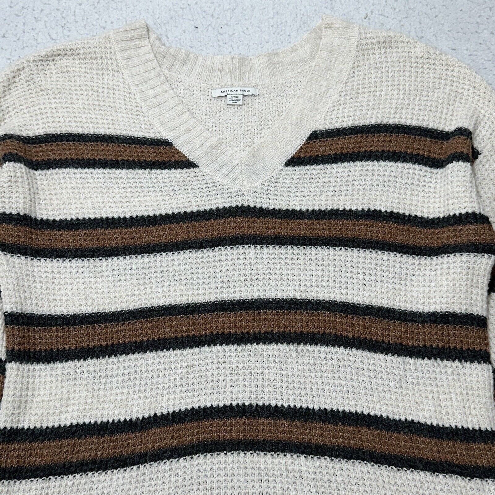 American Eagle Outfitters American Eagle Small Oversized V-Neck Cream Brown Sweater Size S / US 4 / IT 40 - 2 Thumbnail