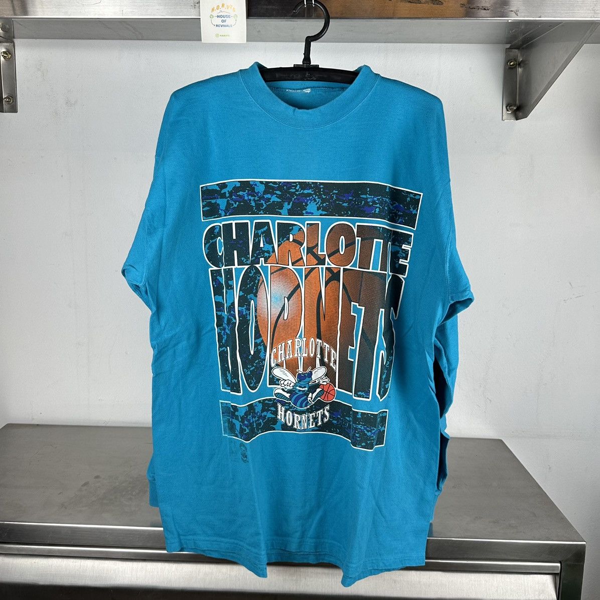 NBA × Vintage Vintage 90s Charlotte Hornets Basketball NBA Sweatshirt Size US XL / EU 56 / 4 - 1 Thumbnail