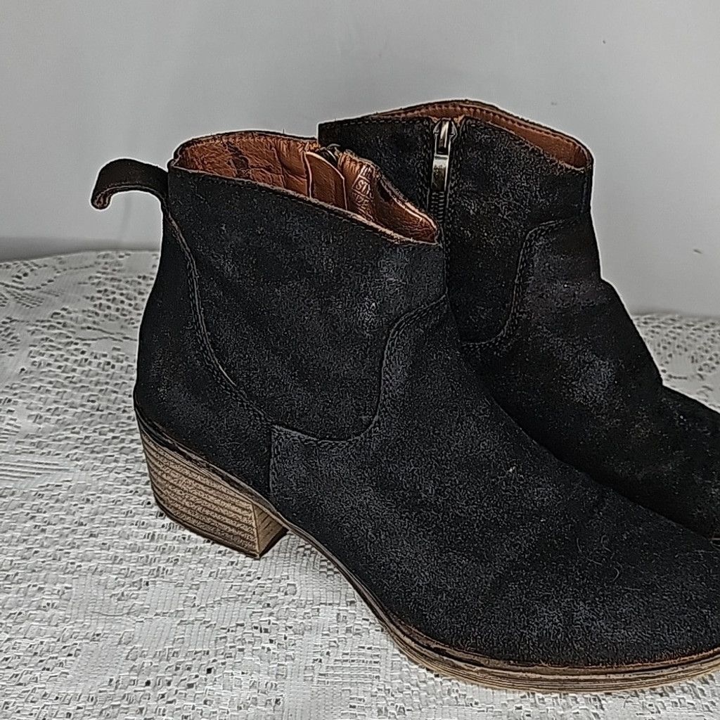 The Unbranded Brand Vepose black suede leather heeled ankle boots booties sz 8 Size US 8 / IT 38 - 3 Thumbnail