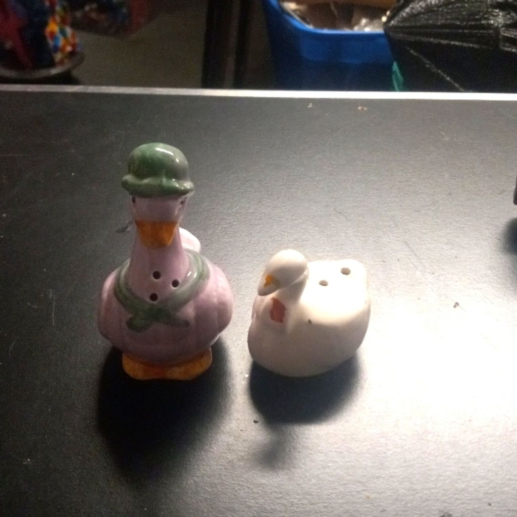 Other Vintage goose and swan salt and pepper shaker Size ONE SIZE - 1 Thumbnail