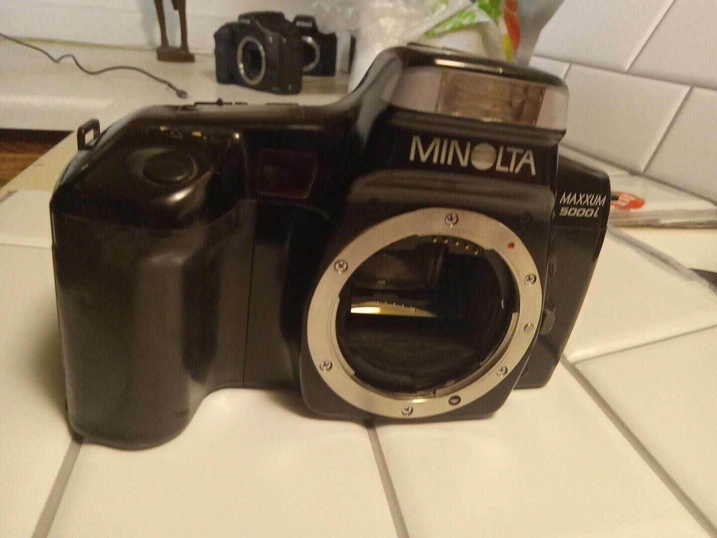 MINOTAUR INST. Minolta Maxxum 5000i Film Camera - Classic Photography Gear Size ONE SIZE - 4 Thumbnail