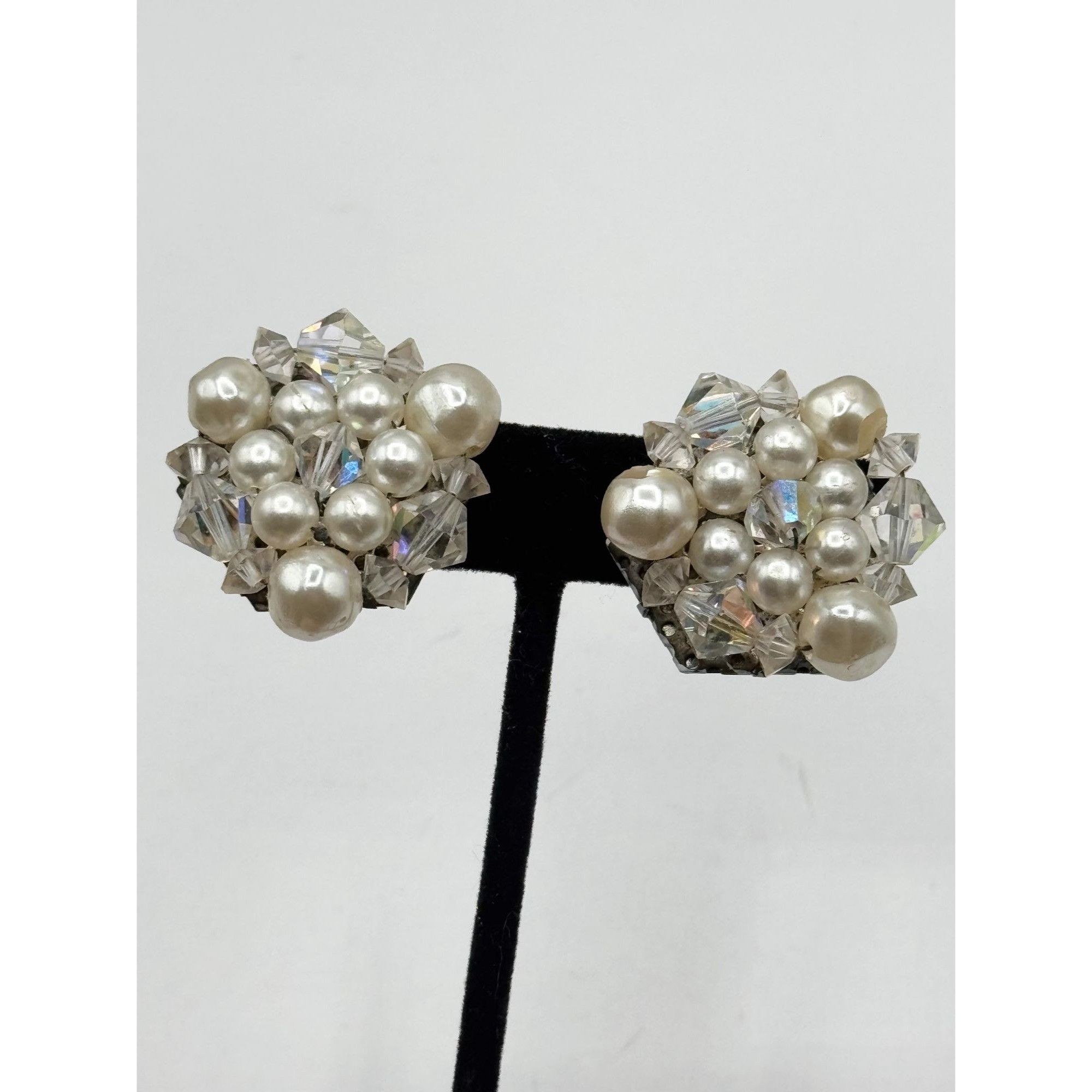 Vintage Vintage hand beaded crystal pearl cluster earrings Size ONE SIZE - 3 Thumbnail