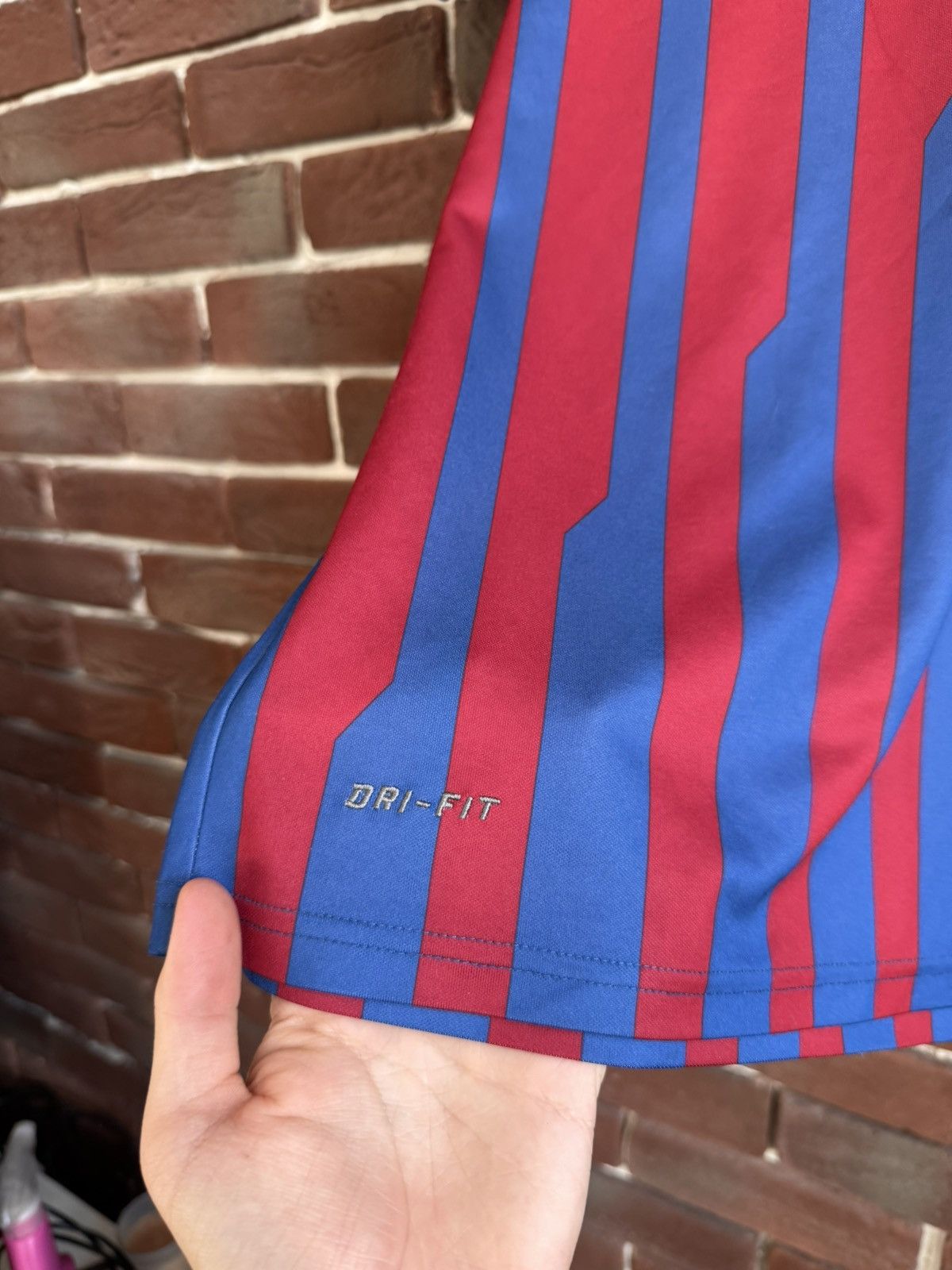 Nike Rare Vintage FC Barcelona Y2K Red Jersey Nike Swoosh Soccer Size US S / EU 44-46 / 1 - 6 Thumbnail