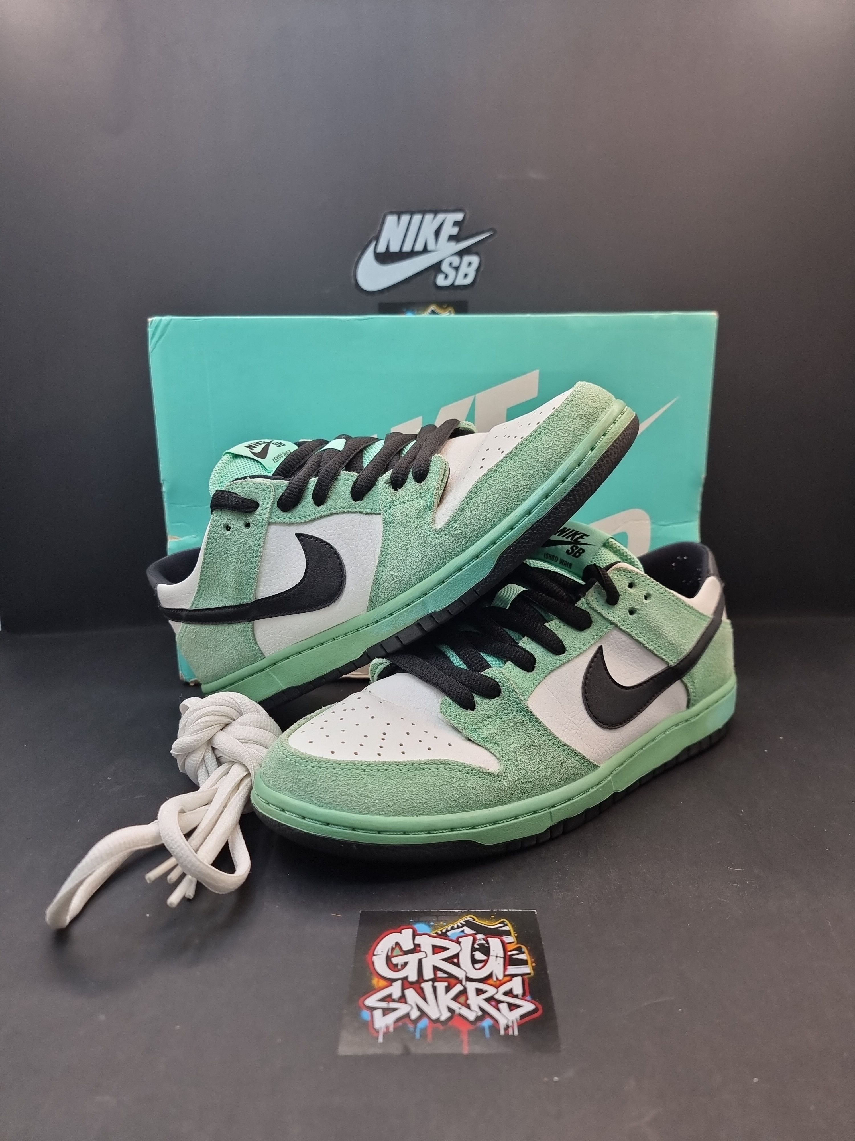 Nike SB Nike SB Dunk Low Sea Crystal Size US 10 / EU 43 - 1 Thumbnail
