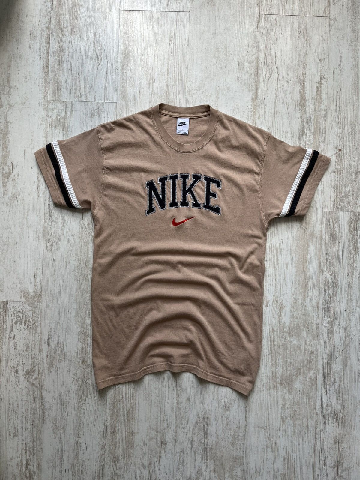 Nike × Vintage Nike 90s Vintage Spell Out Swoosh Logo Beige T Shirt Y2K Size US M / EU 48-50 / 2 - 1 Thumbnail