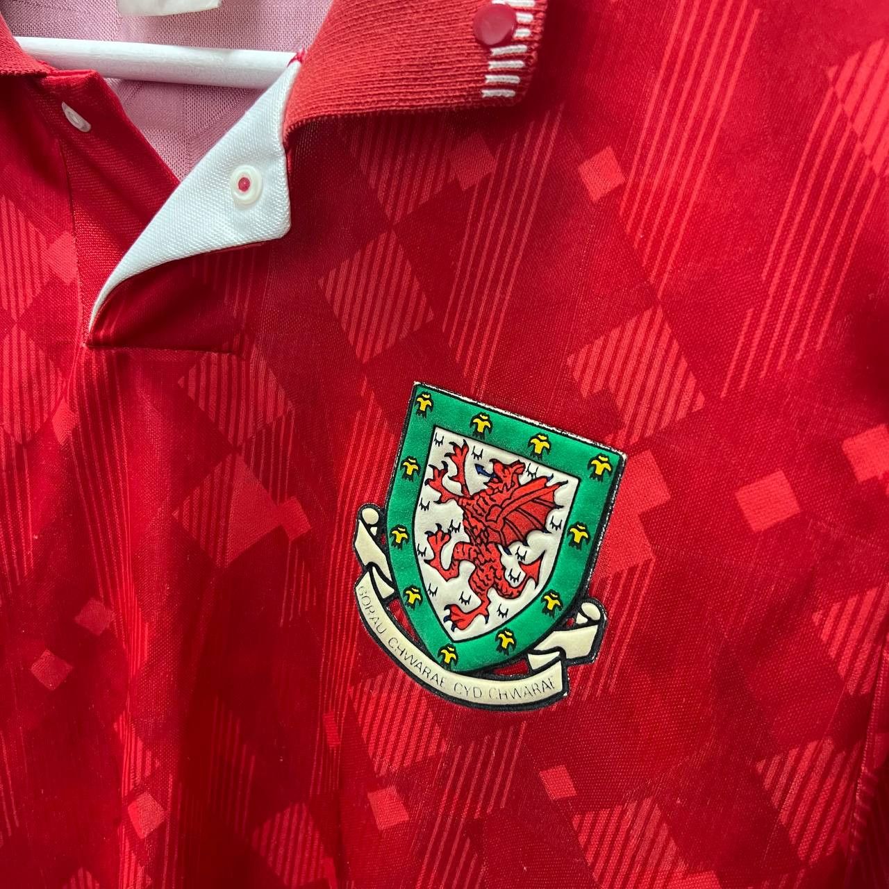 Vintage Wales 1990-92 Umbro Vintage Football Jersey M-L Size US M / EU 48-50 / 2 - 5 Thumbnail