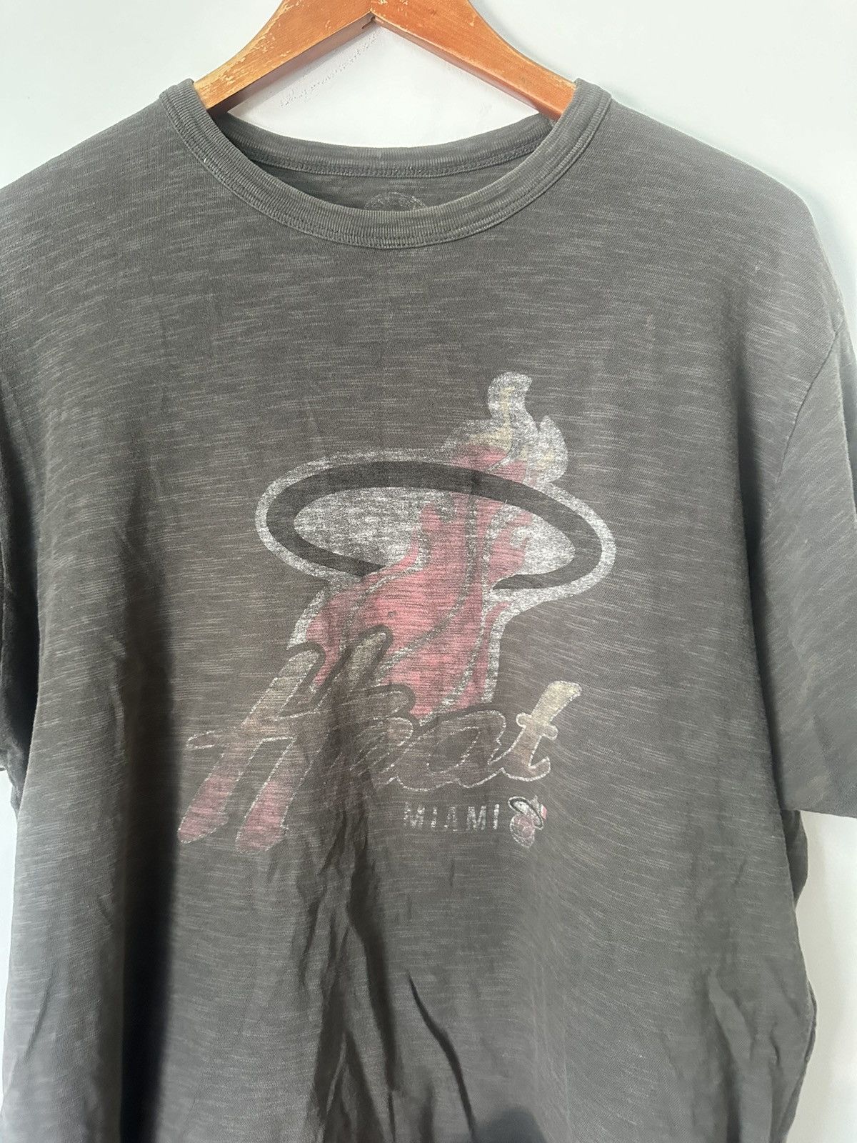 Vintage Vintage Miami Heat T Shirt Size US L / EU 52-54 / 3 - 1 Thumbnail