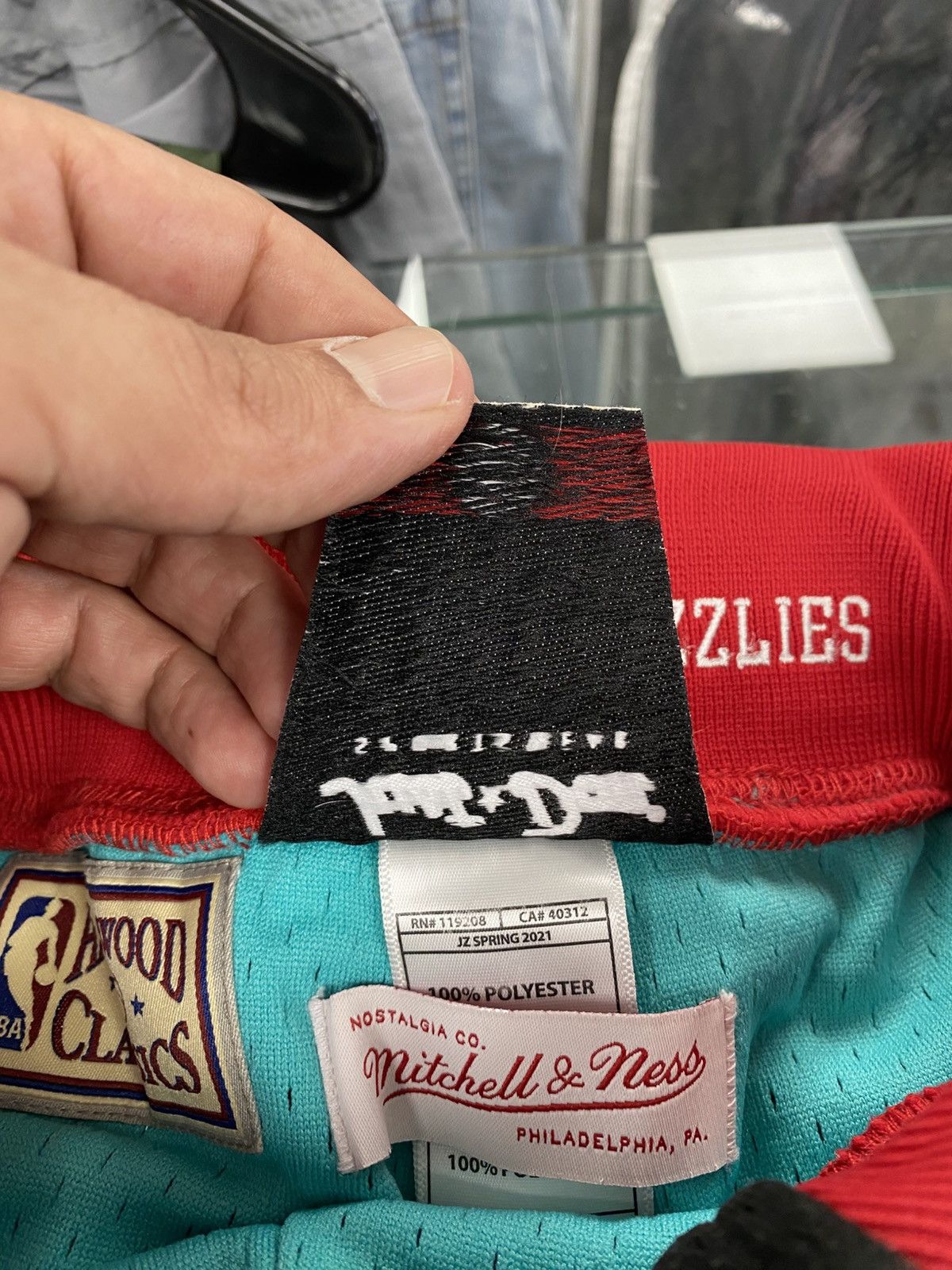 Just Don × Mitchell & Ness Just Don Vancouver grizzlies shorts small away authentic Size US 30 / EU 46 - 12 Thumbnail