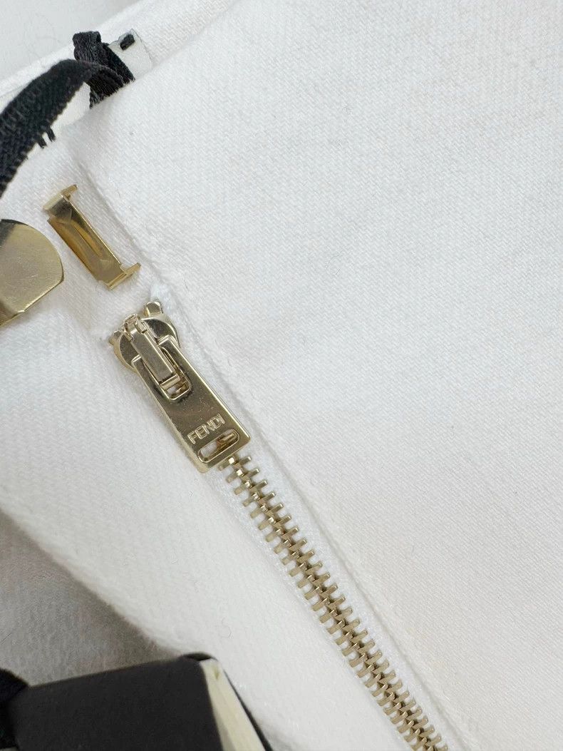 Fendi Fendi New White Shorts with Tag Size 34" / US 12 / IT 48 - 3 Thumbnail