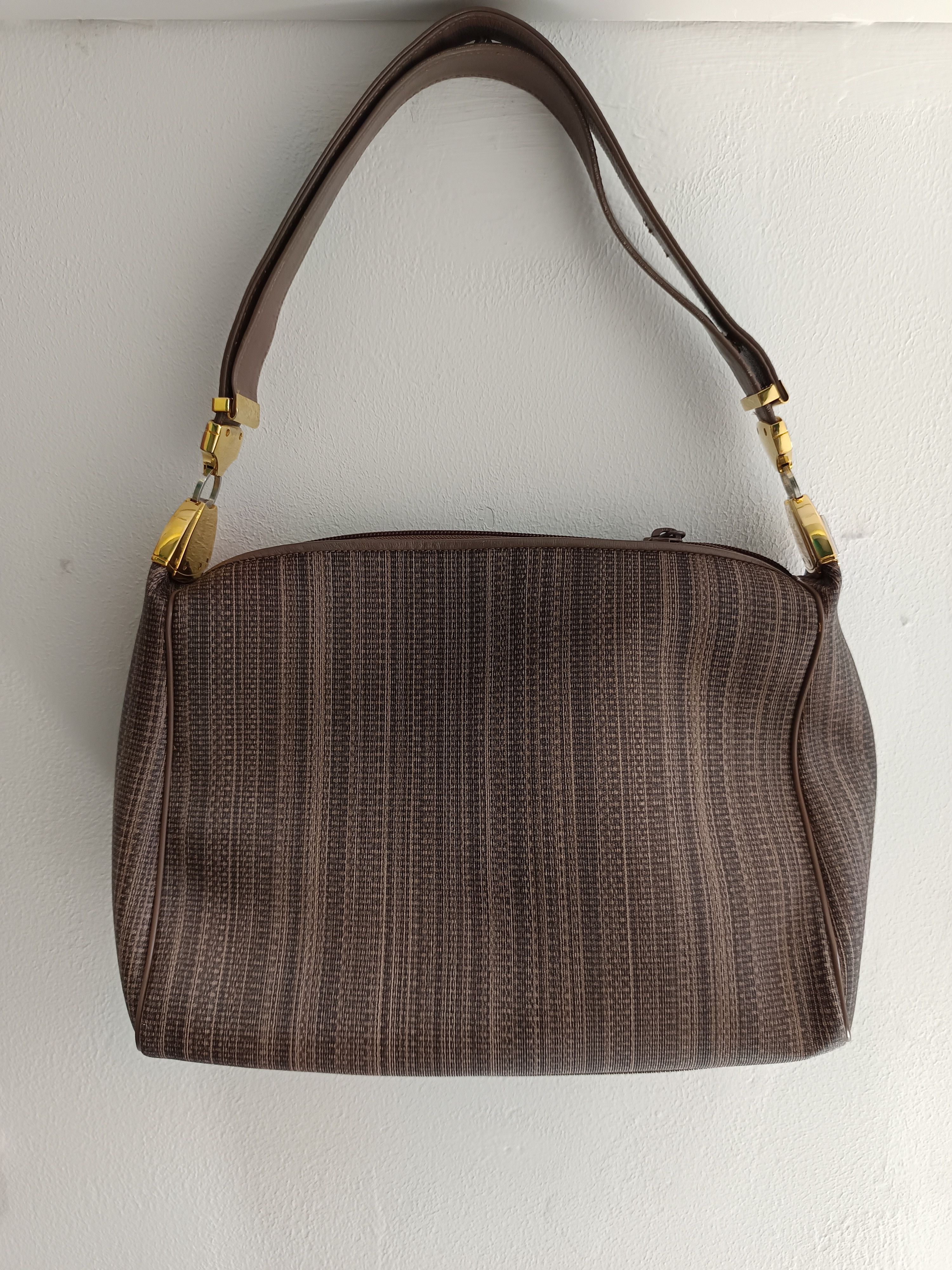 Givenchy Vintage givenchy 4g leather Size ONE SIZE - 2 Thumbnail