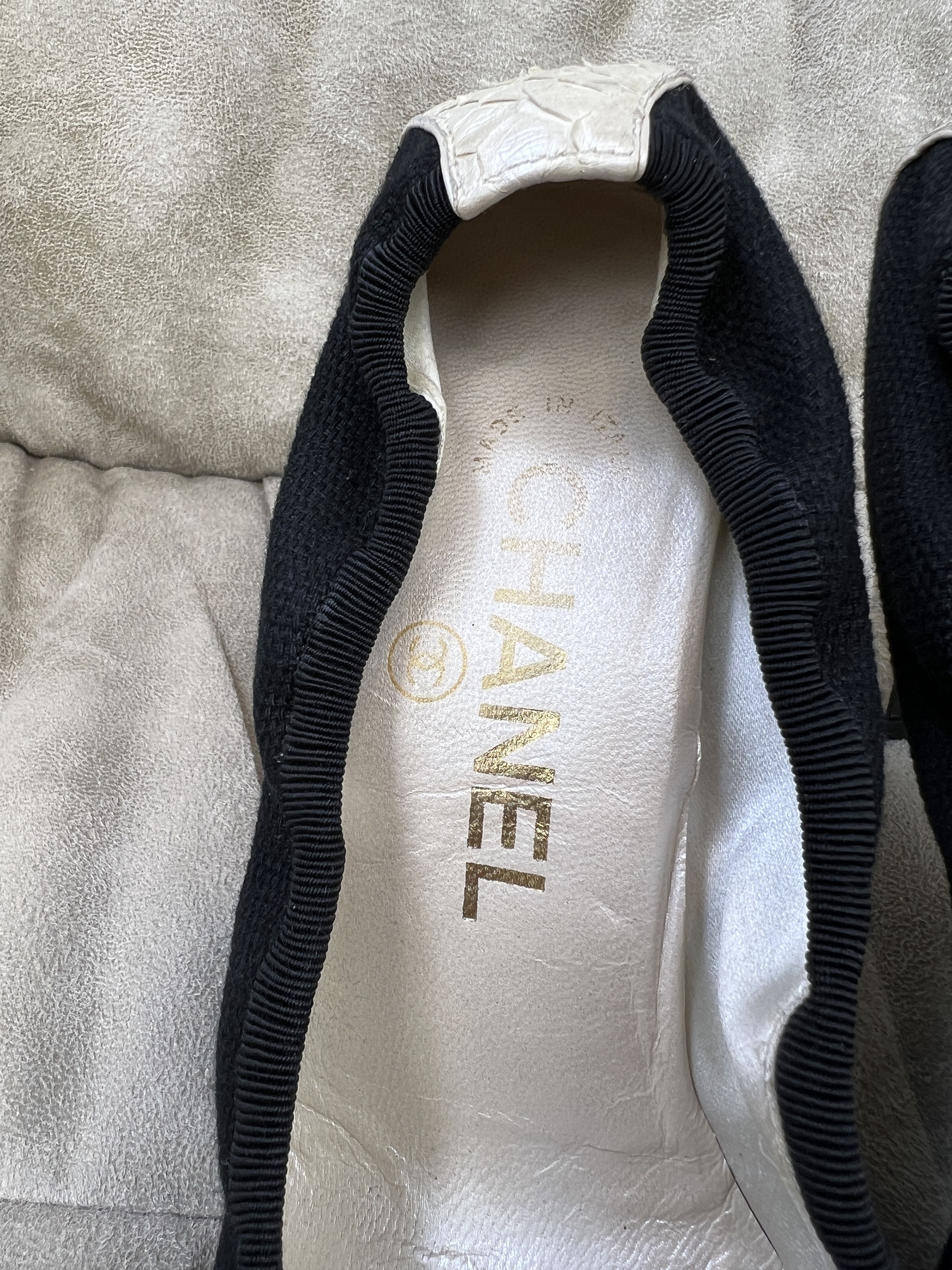 Chanel Chanel CC Logo Heels Balets Snake Skin Size US 7 / IT 37 - 8 Thumbnail