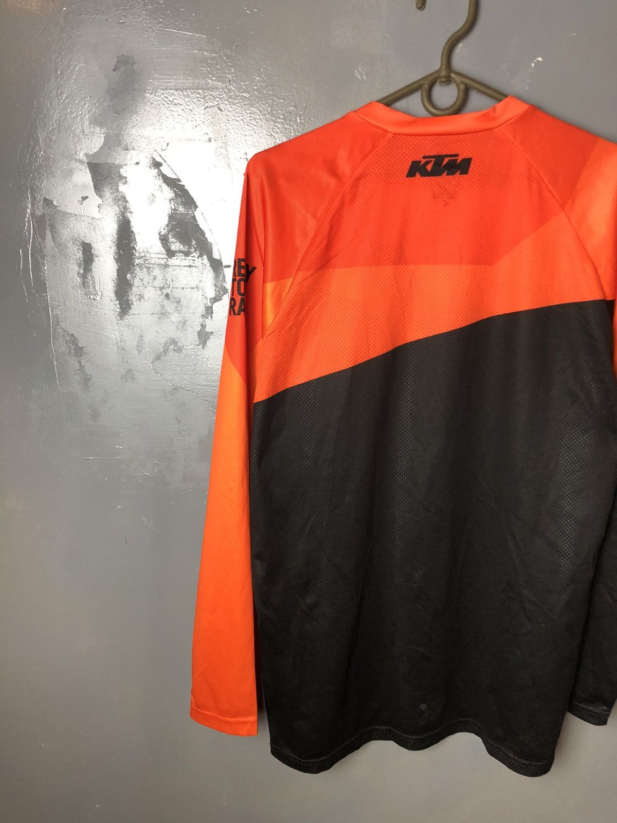 Vintage Men’s race longsleeve size M Size US L / EU 52-54 / 3 - 8 Thumbnail
