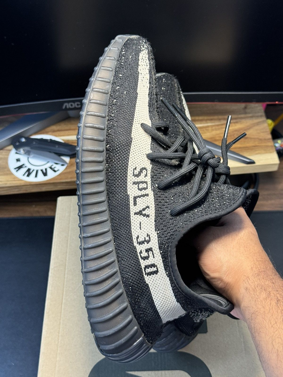 Adidas × Kanye West × Yeezy Yeezy Boost 350 V2 Oreo - 9.5M - Good Condition Size US 9.5 / EU 42-43 - 9 Thumbnail