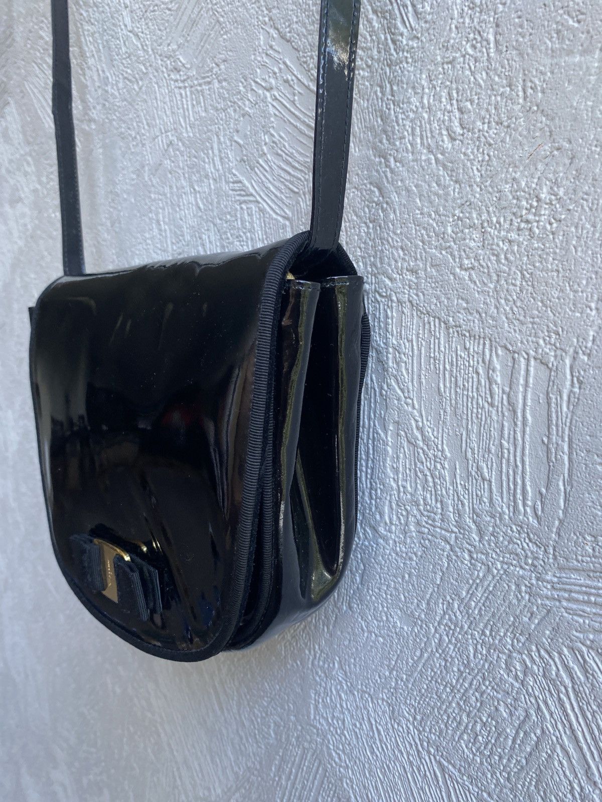 Salvatore Ferragamo Salvatore Ferragamo Black Patent Leather Shoulder Bag Size ONE SIZE - 6 Thumbnail