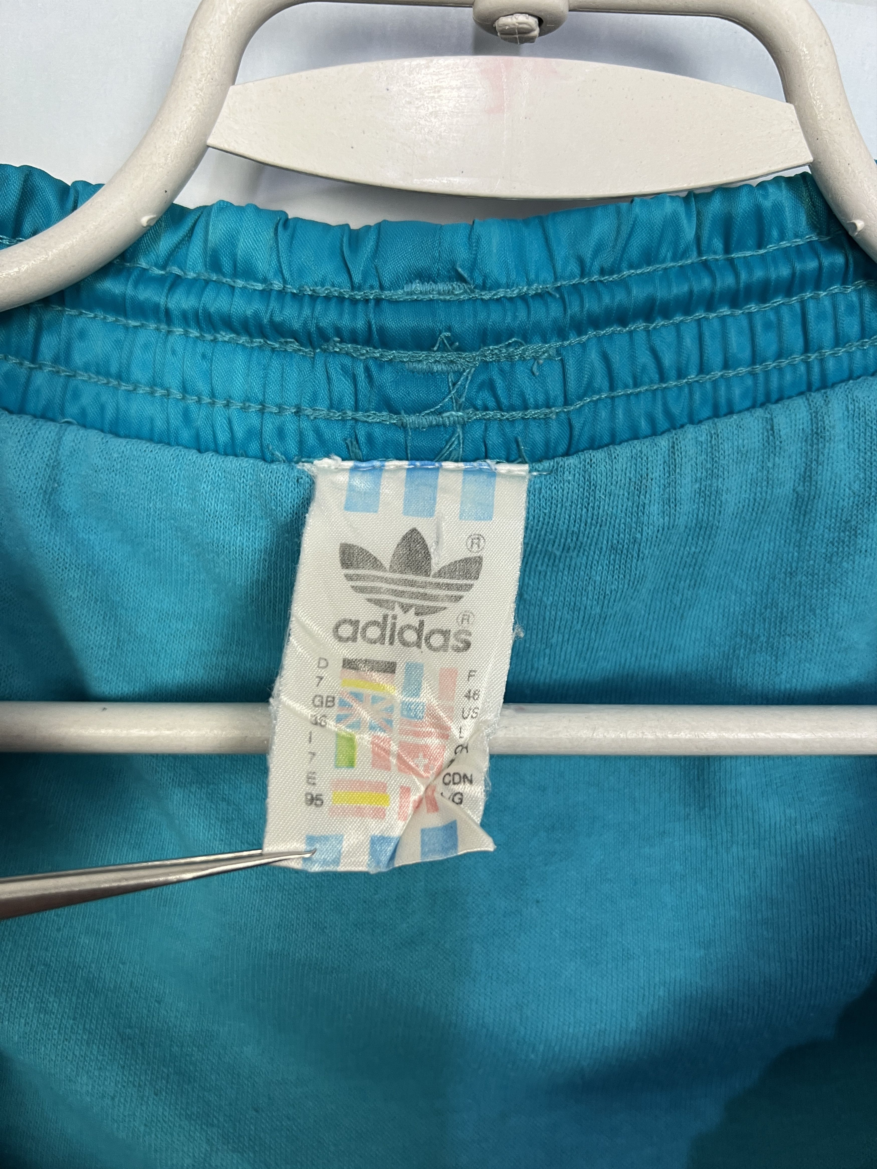 Adidas Vintage 90's Adidas Blue Nylon Shorts Run Mens Athletic Sz L Size US 34 / EU 50 - 6 Thumbnail