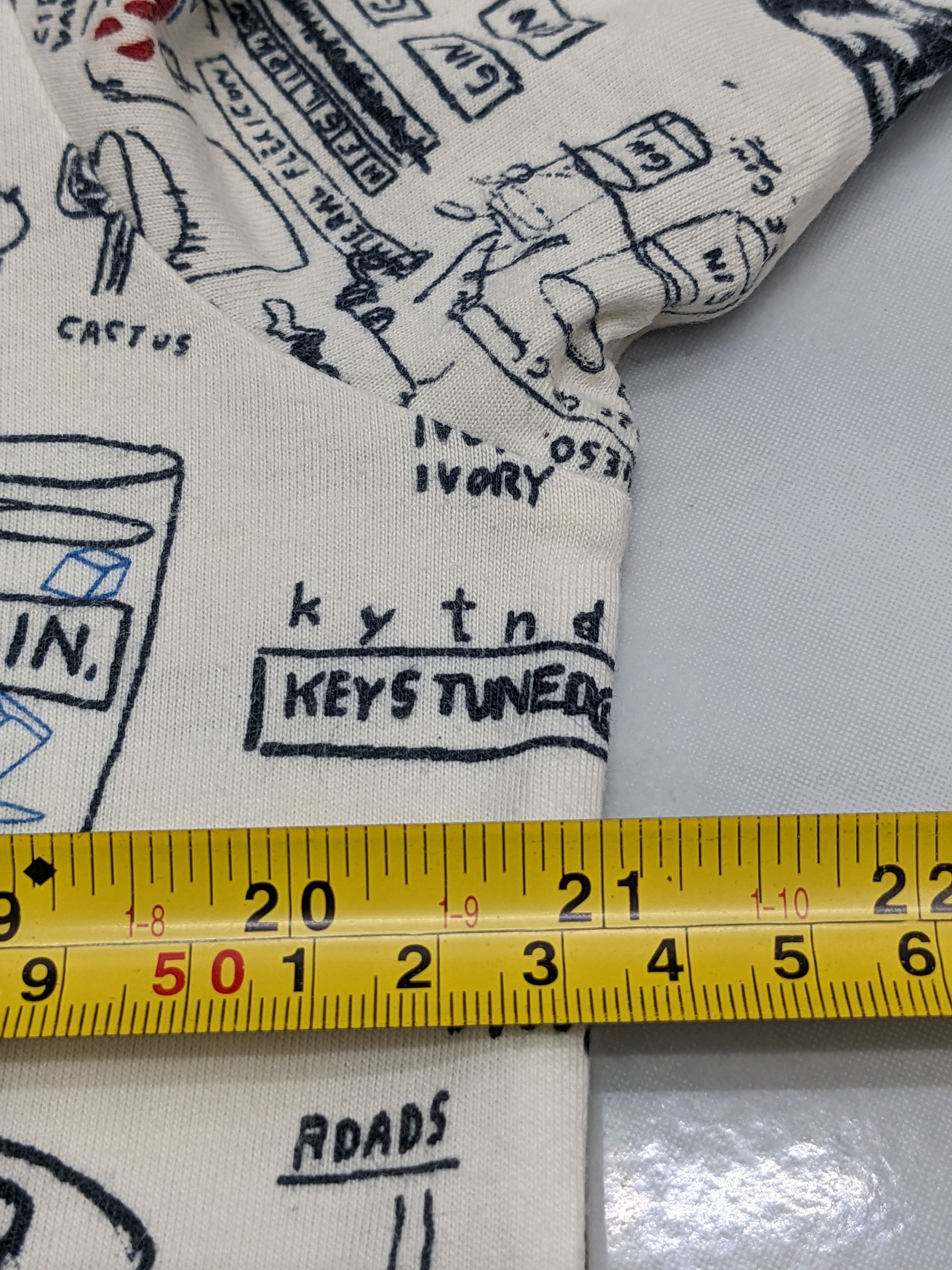 Jean-Michel Basquiat Japanese Brand uniqlo X Jean Michel Basquiat X Moma Tshirt Size US L / EU 52-54 / 3 - 7 Thumbnail