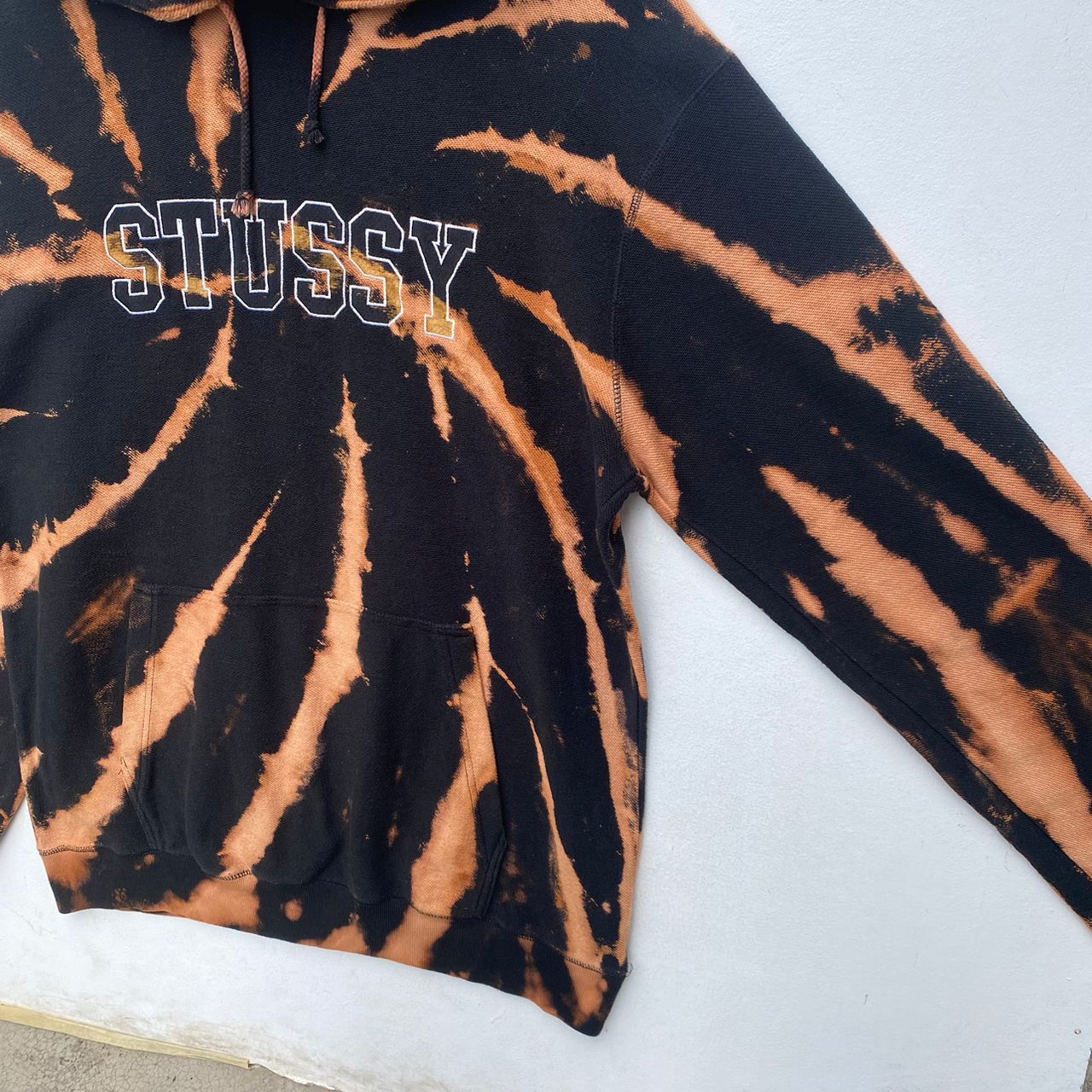 Stussy STUSSY HOODIE SPIRAL CUSTOM BLEACH WASH XL PULLOVER Size US XL / EU 56 / 4 - 5 Thumbnail