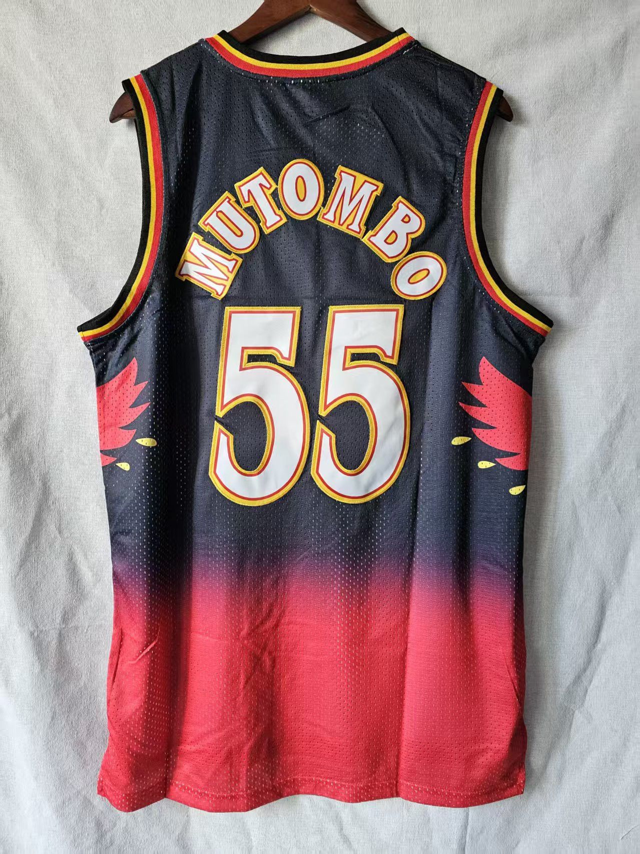NBA Atlanta Hawks #55 Mutombo Jersey Size US XL / EU 56 / 4 - 2 Thumbnail