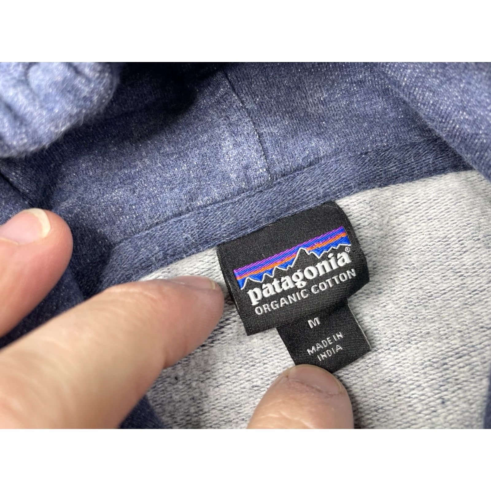 Patagonia Patagonia Sweatshirt Hoodie Bear Logo Womens Medium Blue Organic Cotton Knit Pullover Graphic Print Hooded Pockets Activewear Size M / US 6-8 / IT 42-44 - 2 Thumbnail