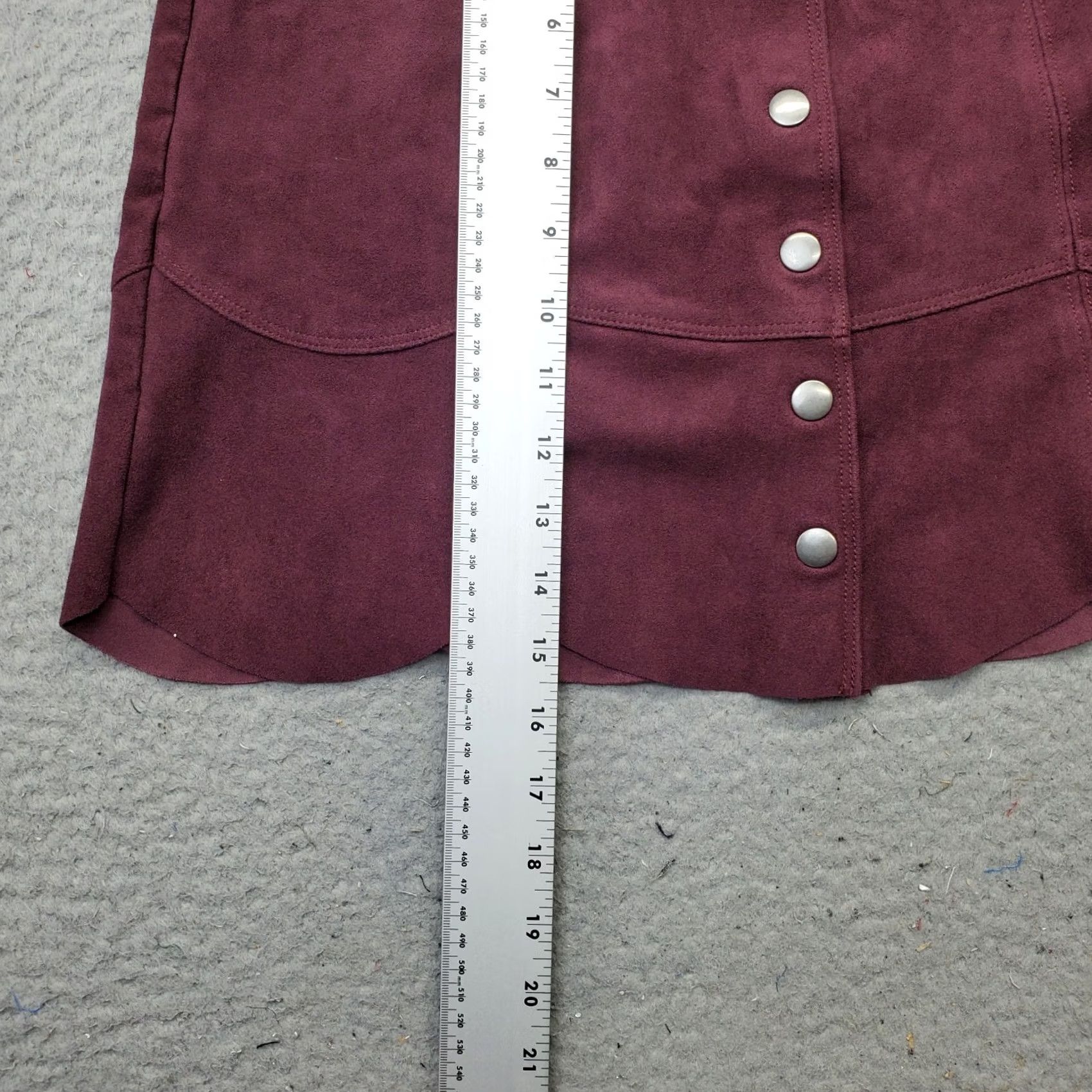 American Eagle Outfitters American Eagle Outfitters Mini Skirt Womens Size 10 Burgundy Snap Front Casual Chic Size 32" / US 10 / IT 46 - 4 Thumbnail