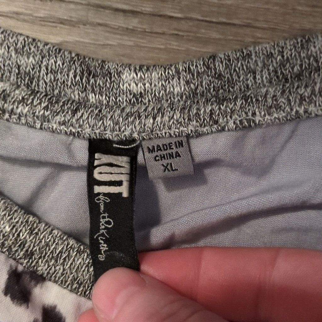 Other Kut From The Kloth Gray Cheetah Print Long Sleeve Top Sz. XL Size XL / US 12-14 / IT 48-50 - 3 Thumbnail