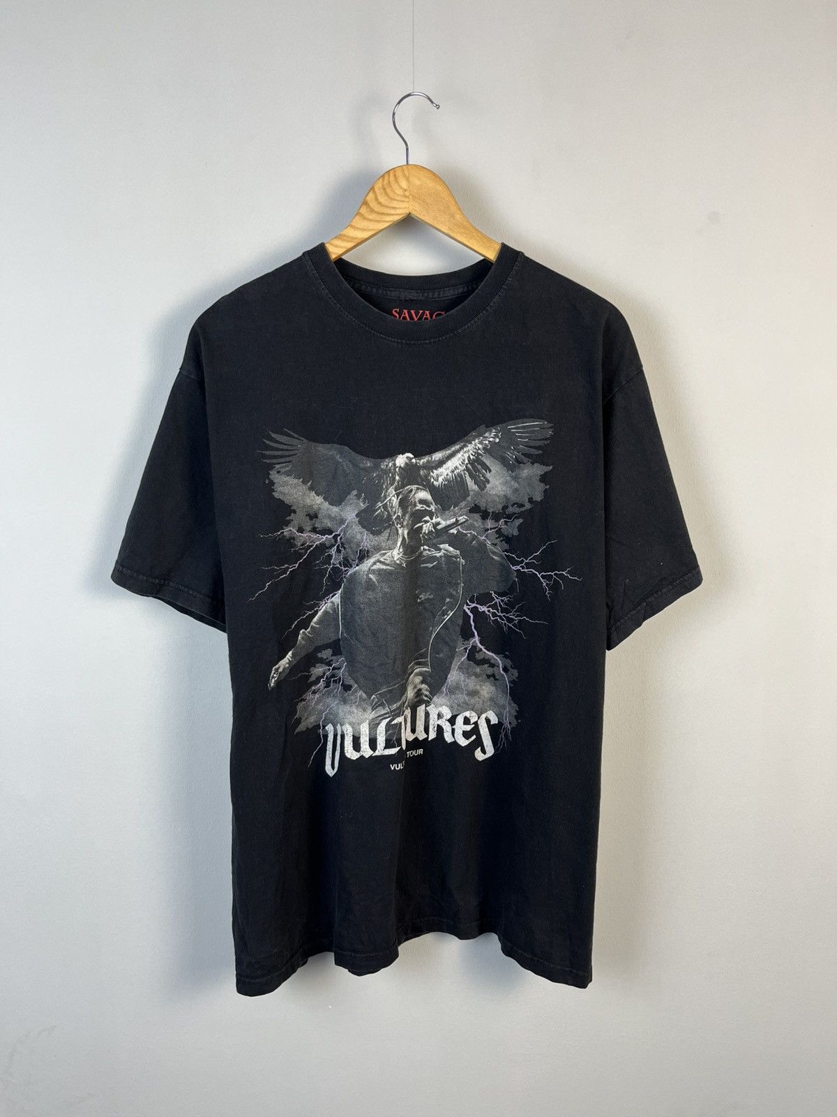 Band Tees Vultures Tour Savage Streetwear Y2K Band Tee Shirt Size US L / EU 52-54 / 3 - 1 Thumbnail
