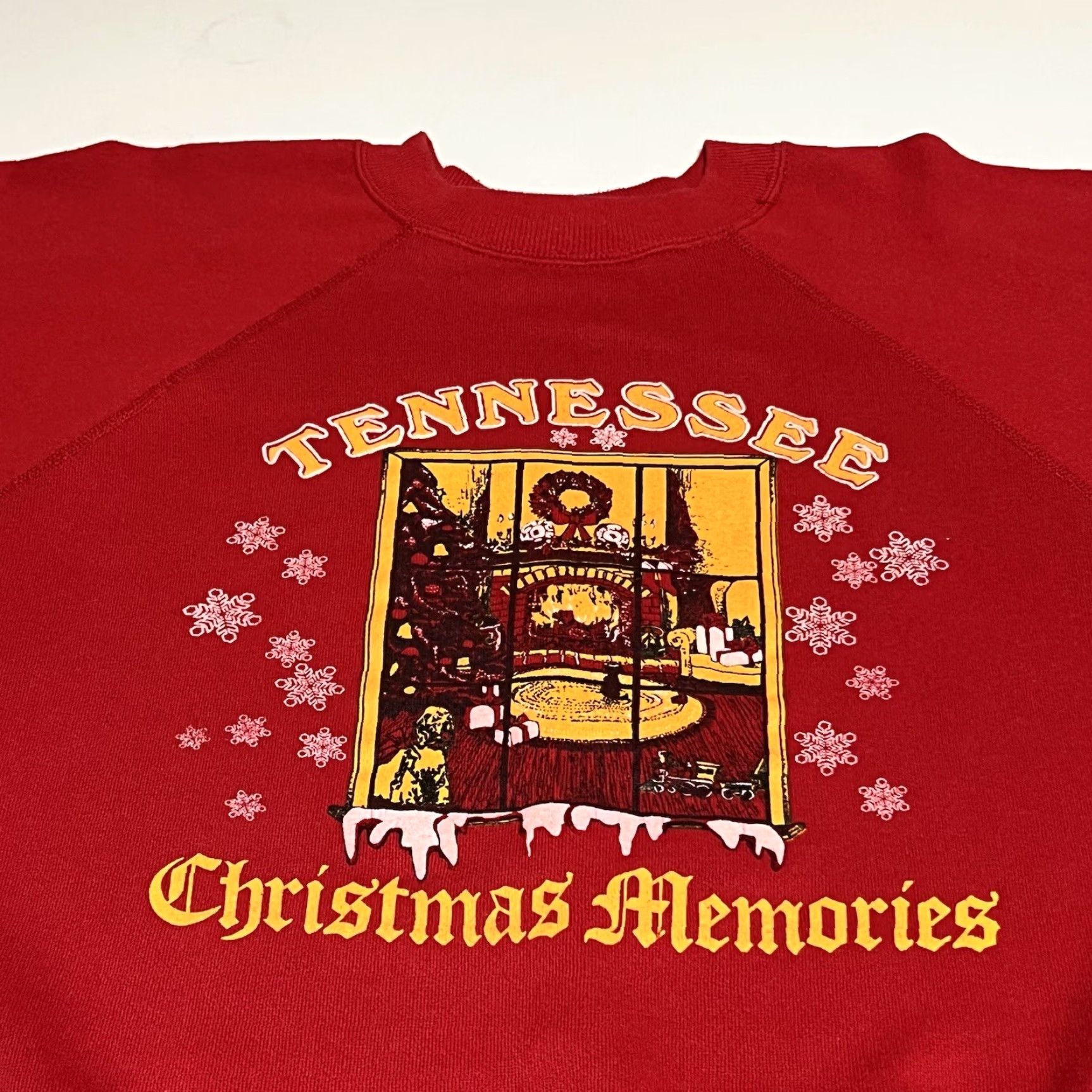Vintage VINTAGE Tennessee Christmas Memories Sweatshirt Unisex Adults 2XL Red Crew Neck Long Sleeve Pullover Christmas Holiday State Logo Graphic Print Size US XXL / EU 58 / 5 - 2 Thumbnail