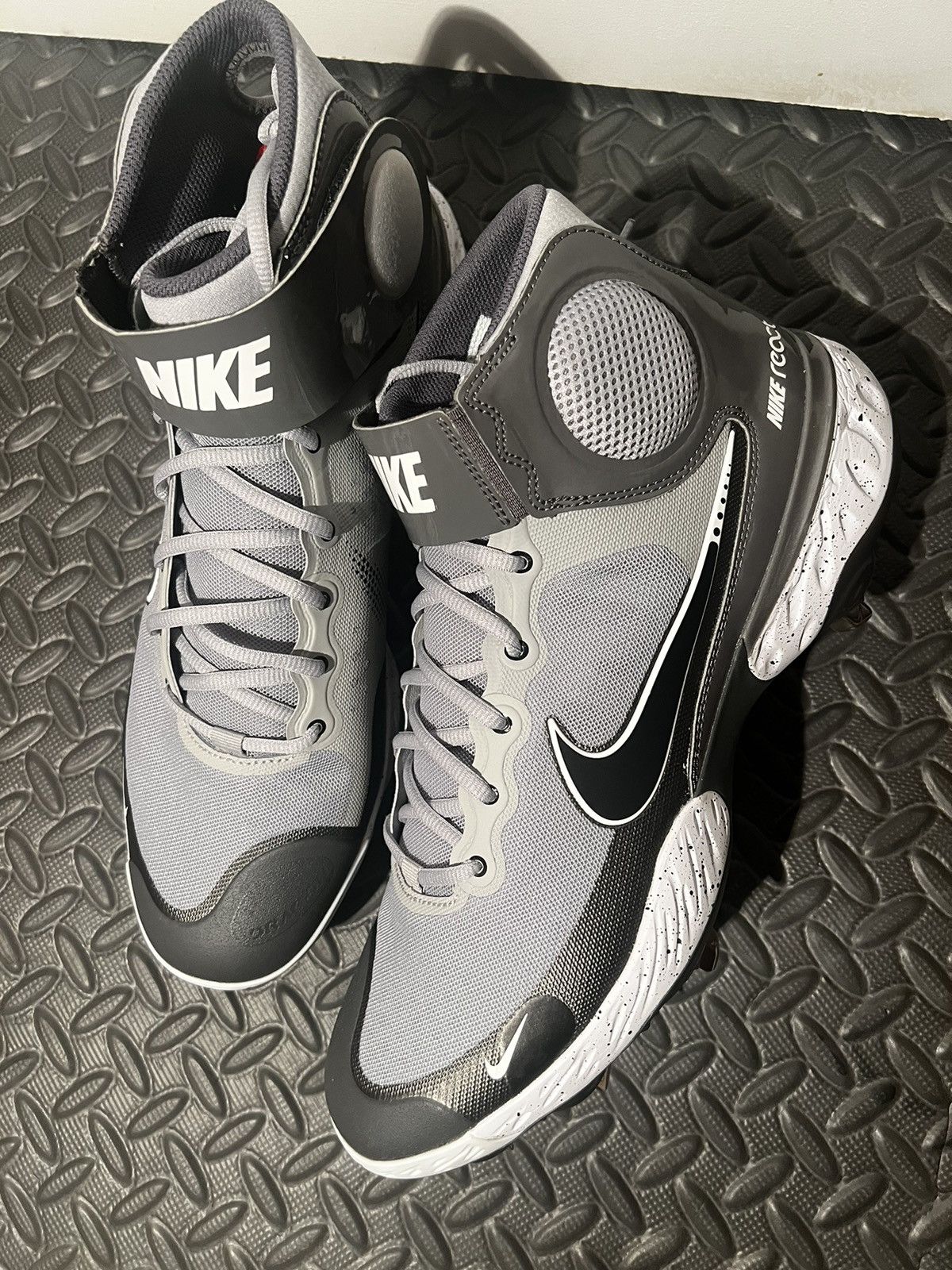 Nike NEW Nike Alpha Huarache Elite 3 Mid size 13 Baseball Cleats Size US 13 / EU 46 - 2 Thumbnail