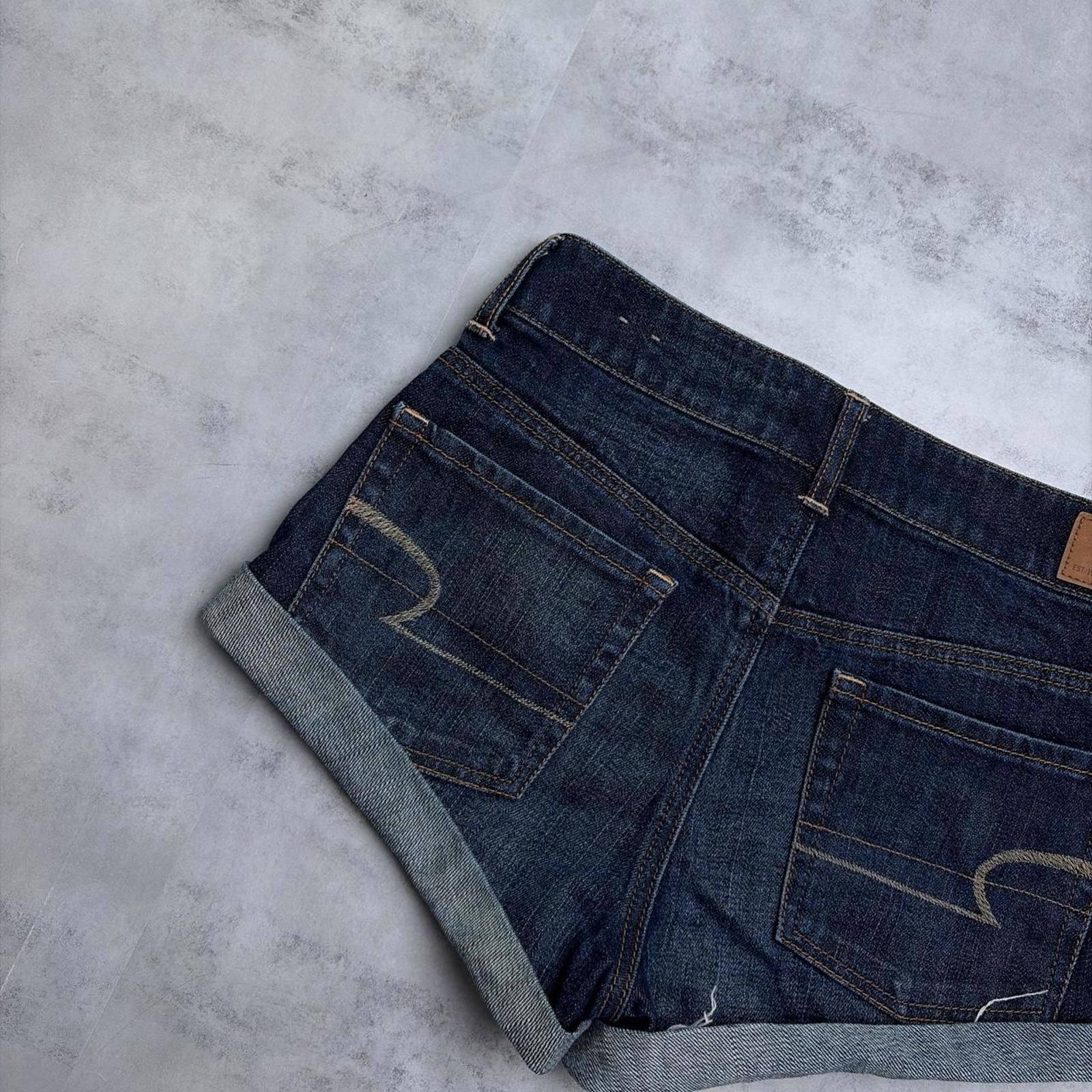 American Eagle Outfitters Y2K Dark Wash American Eagle Grunge Mini Denim Shorts Size 30" / US 8 / IT 44 - 4 Thumbnail