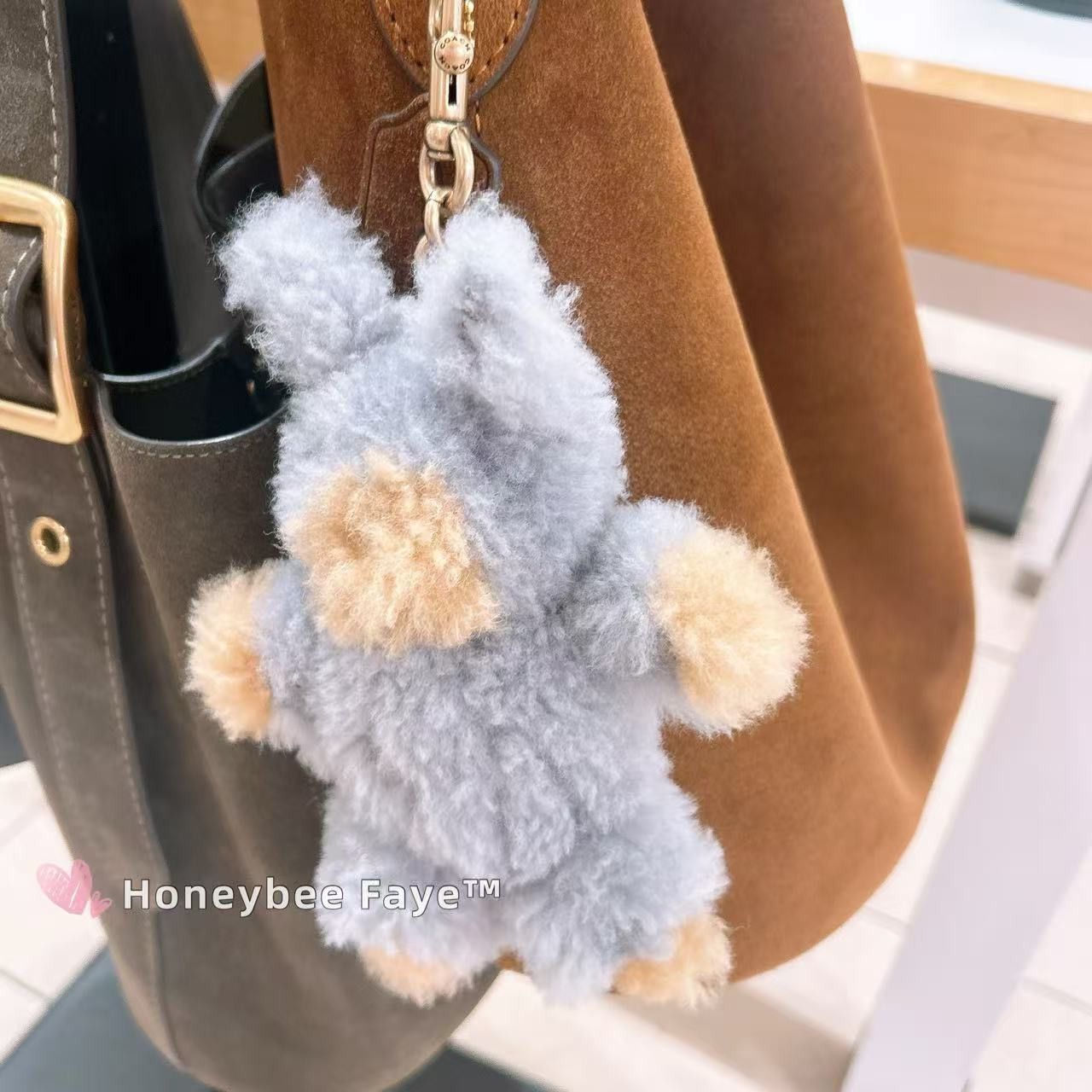 Coach Fuzzy Bag Charm In Shearling CCR23 Size ONE SIZE - 4 Thumbnail