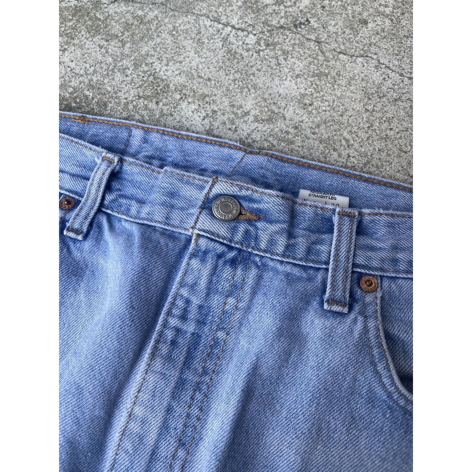 Levi's 90s Levi's Light Wash Thrashed Faded Distressed Jeans Size US 36 / EU 52 - 4 Thumbnail
