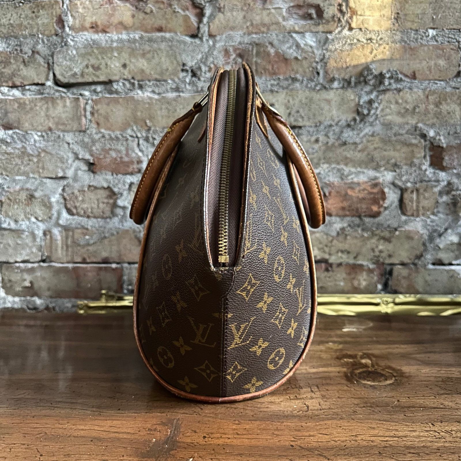 Louis Vuitton Vintage Louis Vuitton 1998 Monogram Ellipse MM Bag Size ONE SIZE - 3 Thumbnail