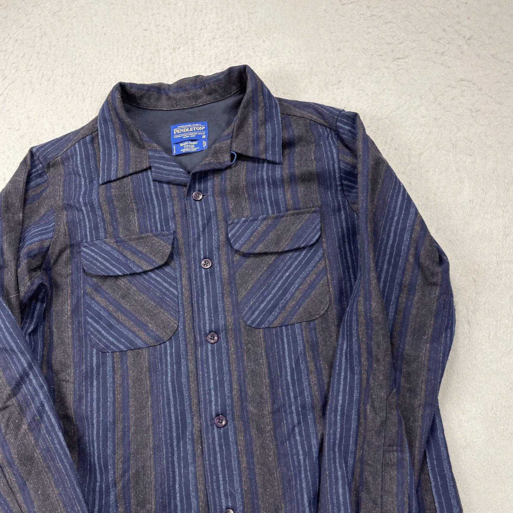 Pendleton VINTAGE Pendleton Board Shirt Mens M Blue Wool Flannel Button-Up Shirt Casual, Travel USA 90s Mens Size US M / EU 48-50 / 2 - 3 Thumbnail