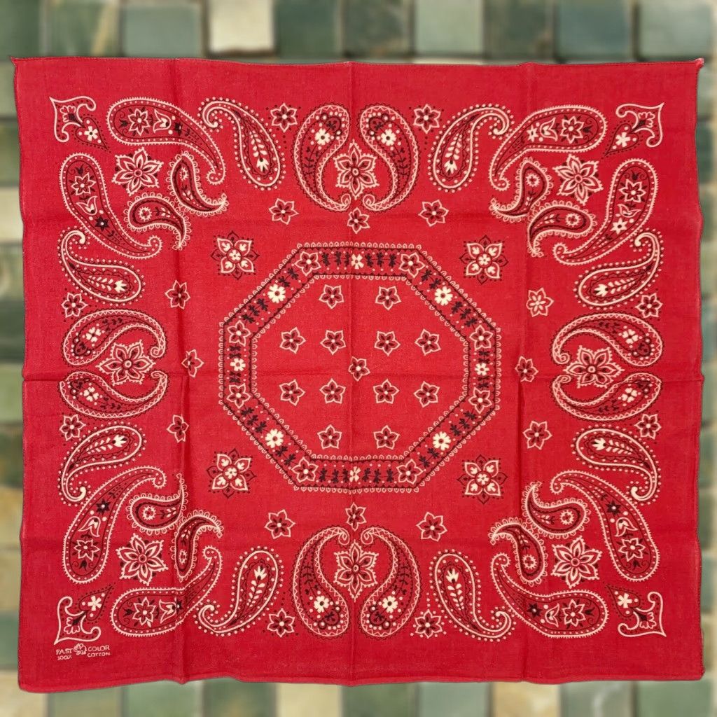 Vintage VINTAGE Bandana Western Floral Red 20" x 22" Unbranded Cotton Unisex Men Women Girls Boys Size ONE SIZE - 1 Thumbnail