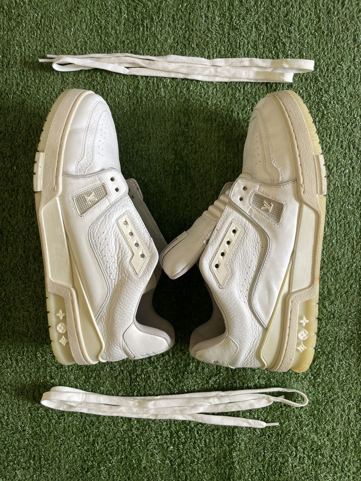 Louis Vuitton Louis Vuitton LV trainer sneaker Size US 9 / EU 42 - 2 Thumbnail