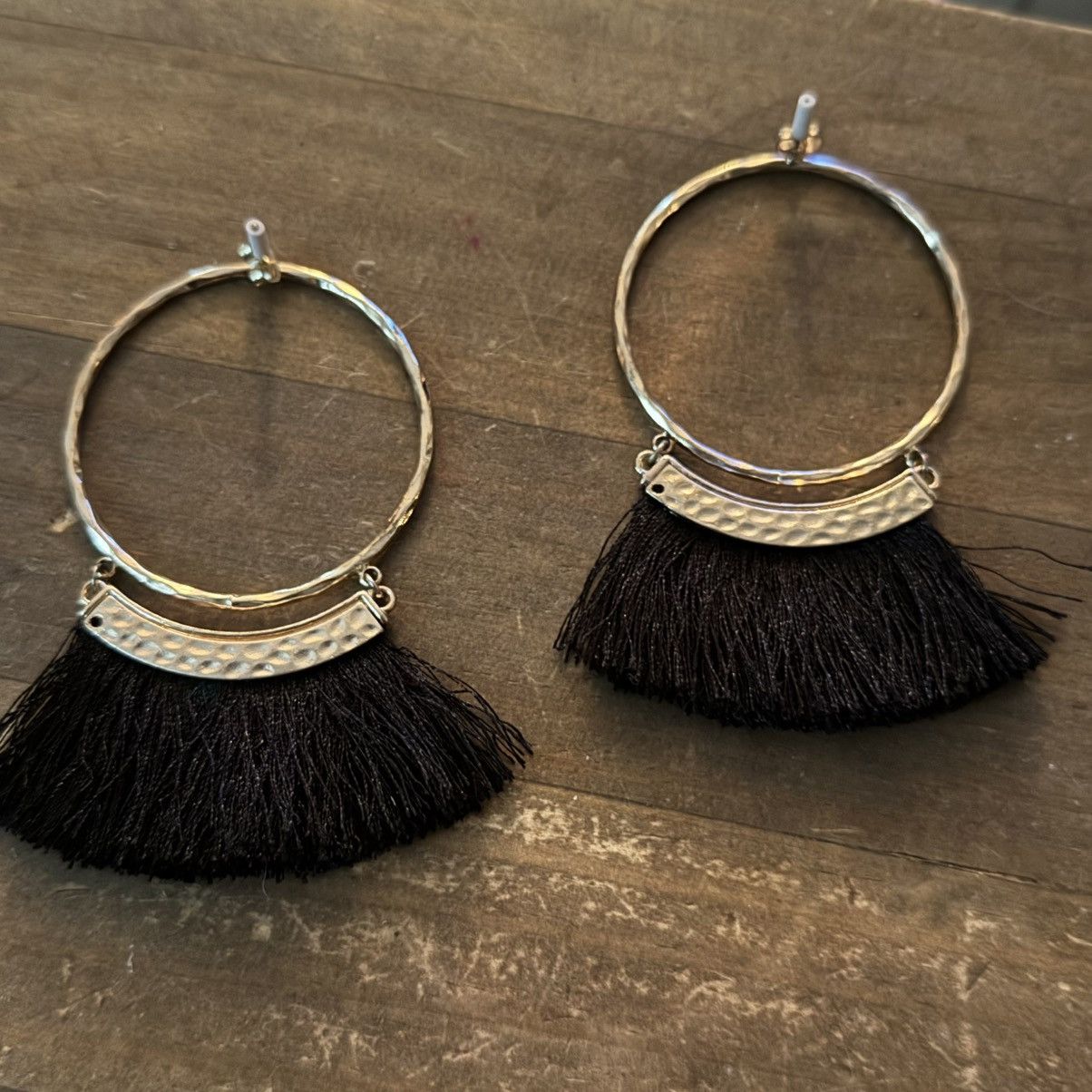 Other Large gold tone black tassel hoop post earrings Size ONE SIZE - 3 Thumbnail
