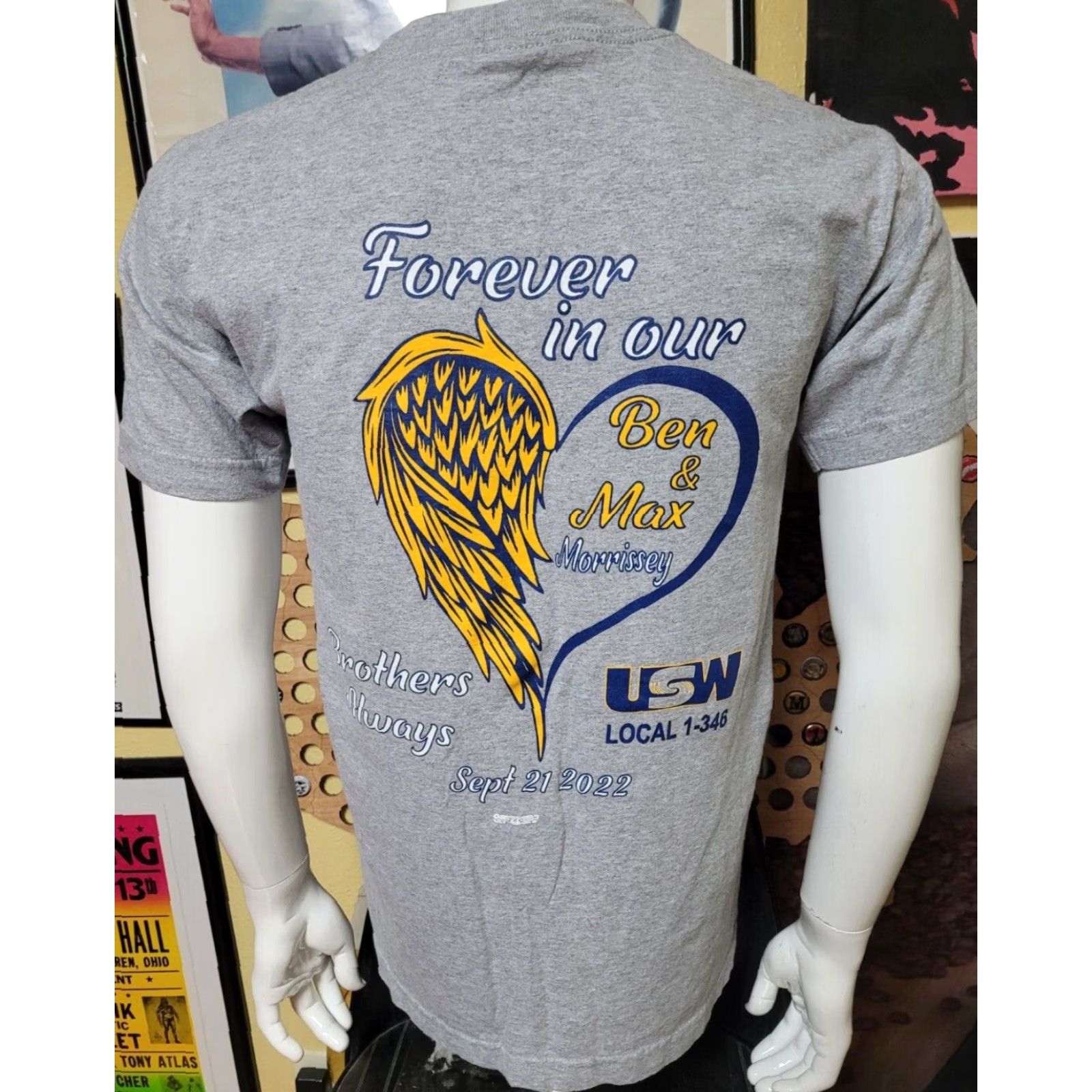 Vintage USW Local 1-346 Toledo OH T Shirt Medium Bayside 90% Cotton 10% Polyester Gray Crew Neck Short Sleeve Men Union Shirt Size US M / EU 48-50 / 2 - 3 Thumbnail