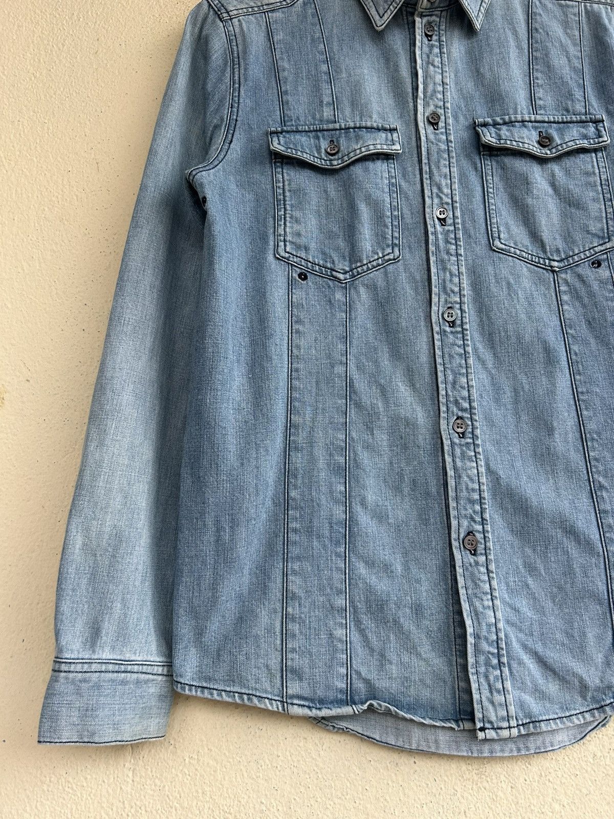 A.P.C. A.P.C Buttons Up Denim Shirt Size US S / EU 44-46 / 1 - 5 Thumbnail