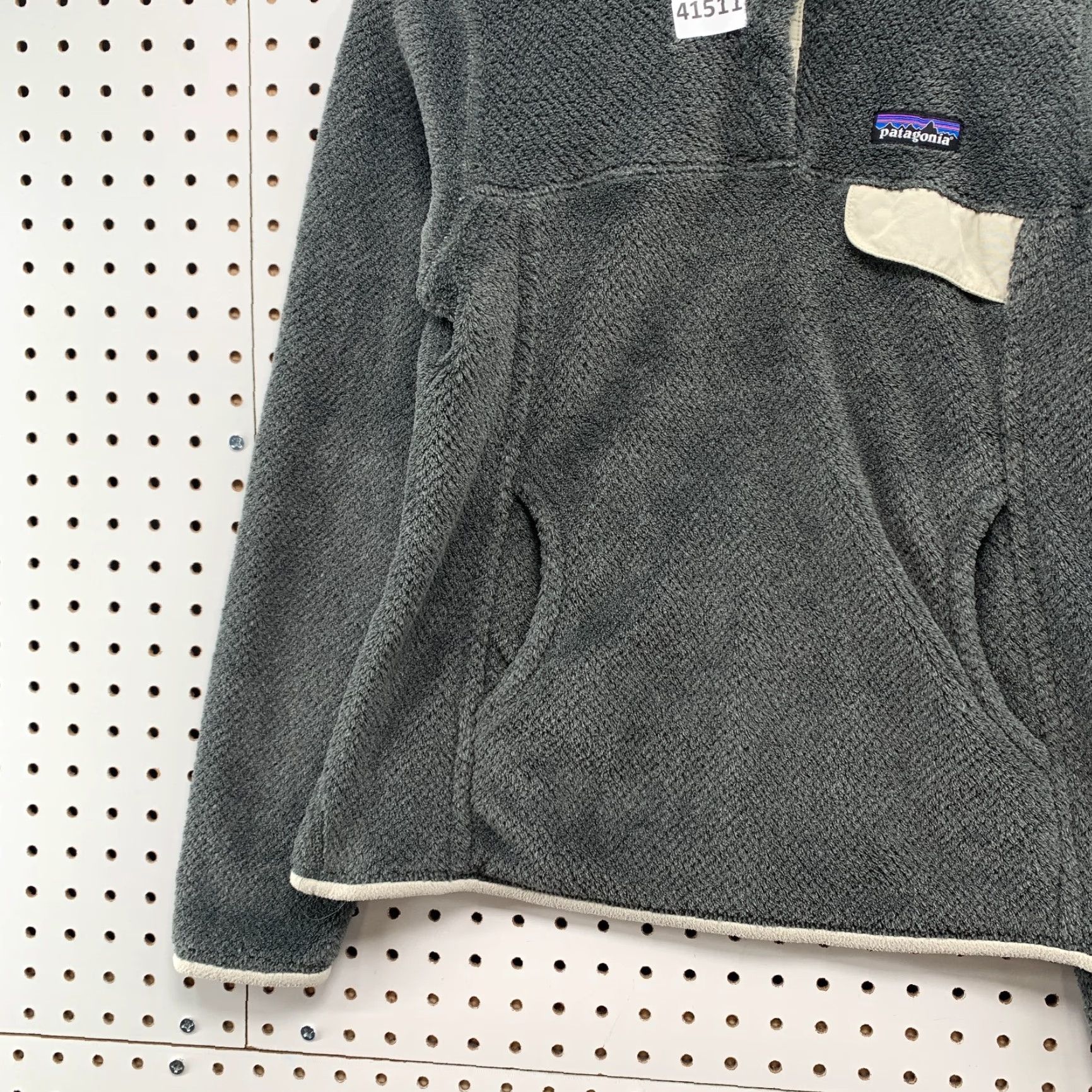 Patagonia Patagonia Re Tool Snap Pullover Sweatshirt Womens Small Gray Fuzzy 16.5x23 Vintage? No. Size S / US 4 / IT 40 - 5 Thumbnail