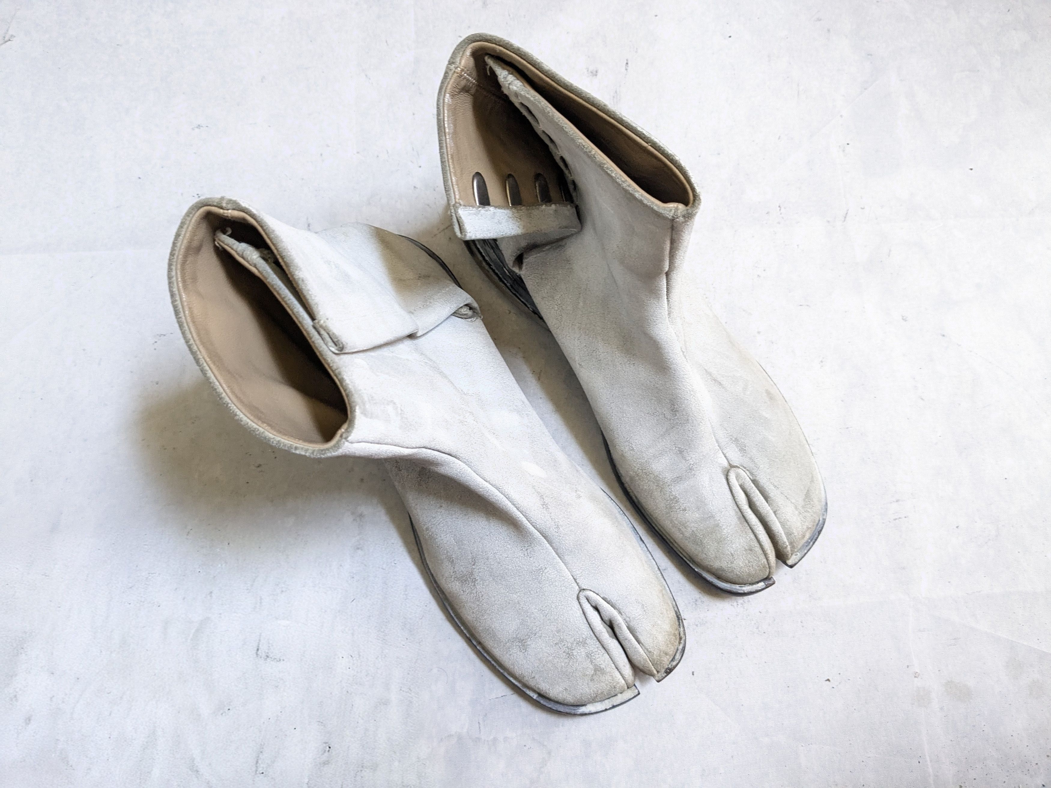 Maison Margiela Maison Margiela Tabi Boots White 11 44 Painted Leather Size US 11 / EU 44 - 4 Thumbnail