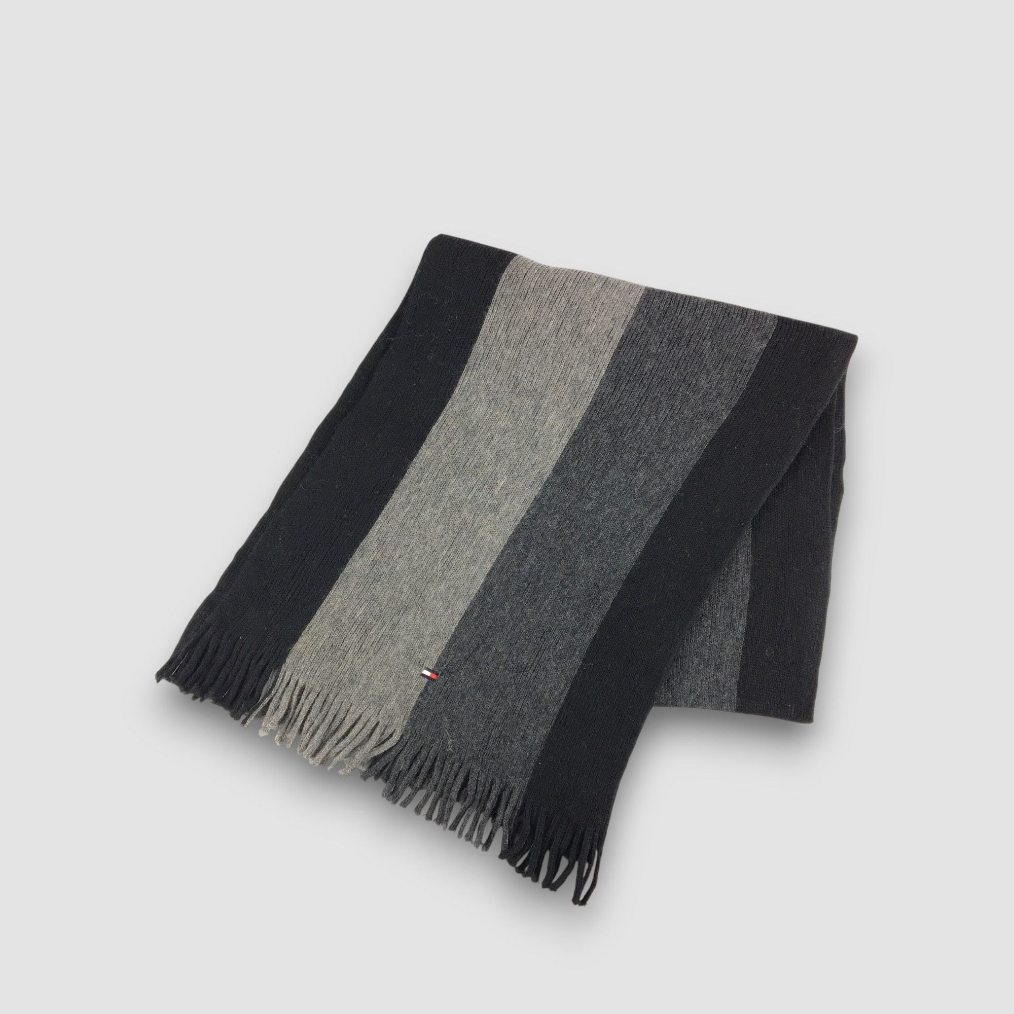 Tommy Hilfiger Vintage Tommy Hilfiger Scarf Wool Ribbed Knit Scarves Size ONE SIZE - 2 Thumbnail