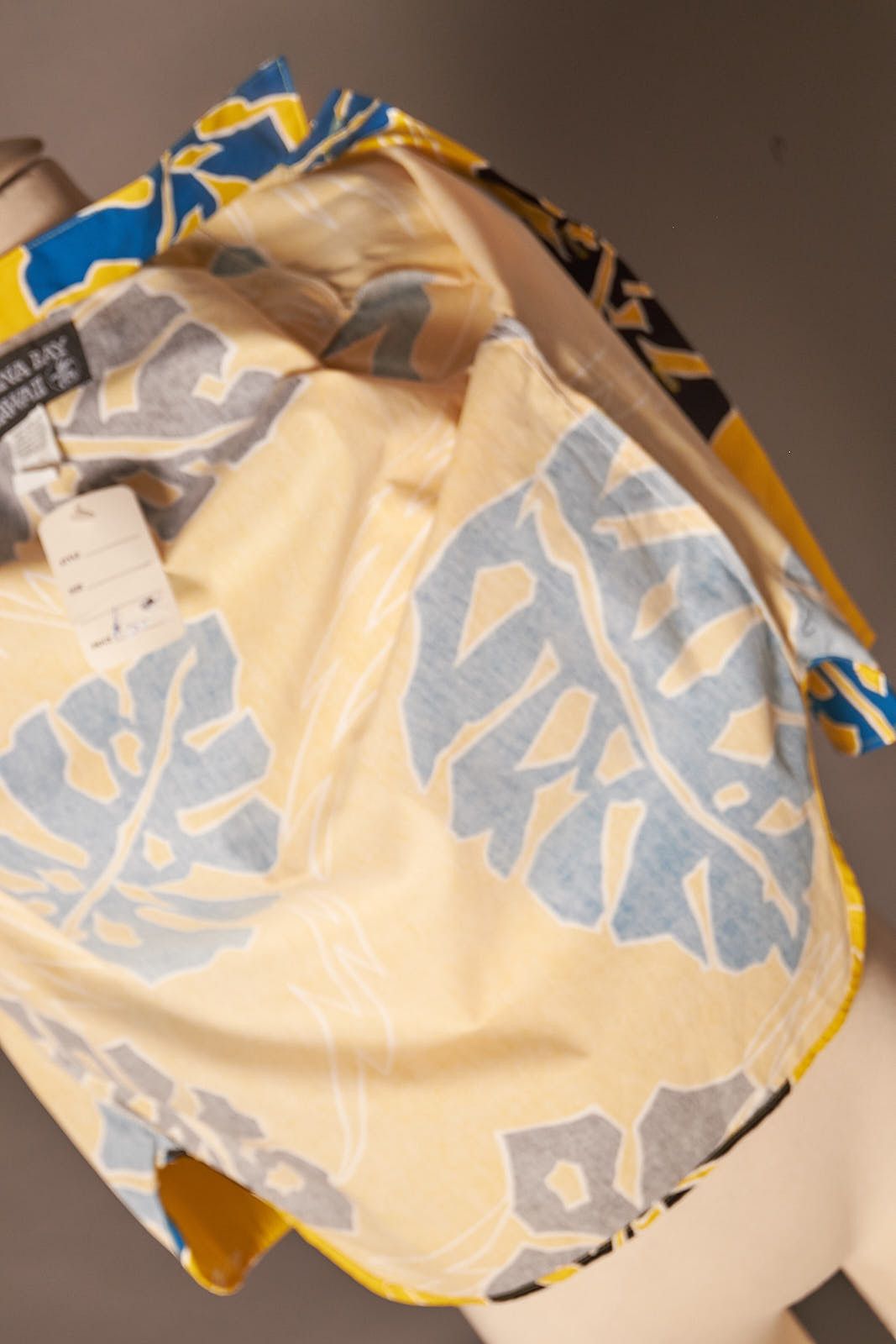 Vintage Vintage 1990s Yellow Banana Bay Hawaiian Shirt Size US XXS / EU 40 - 8 Thumbnail