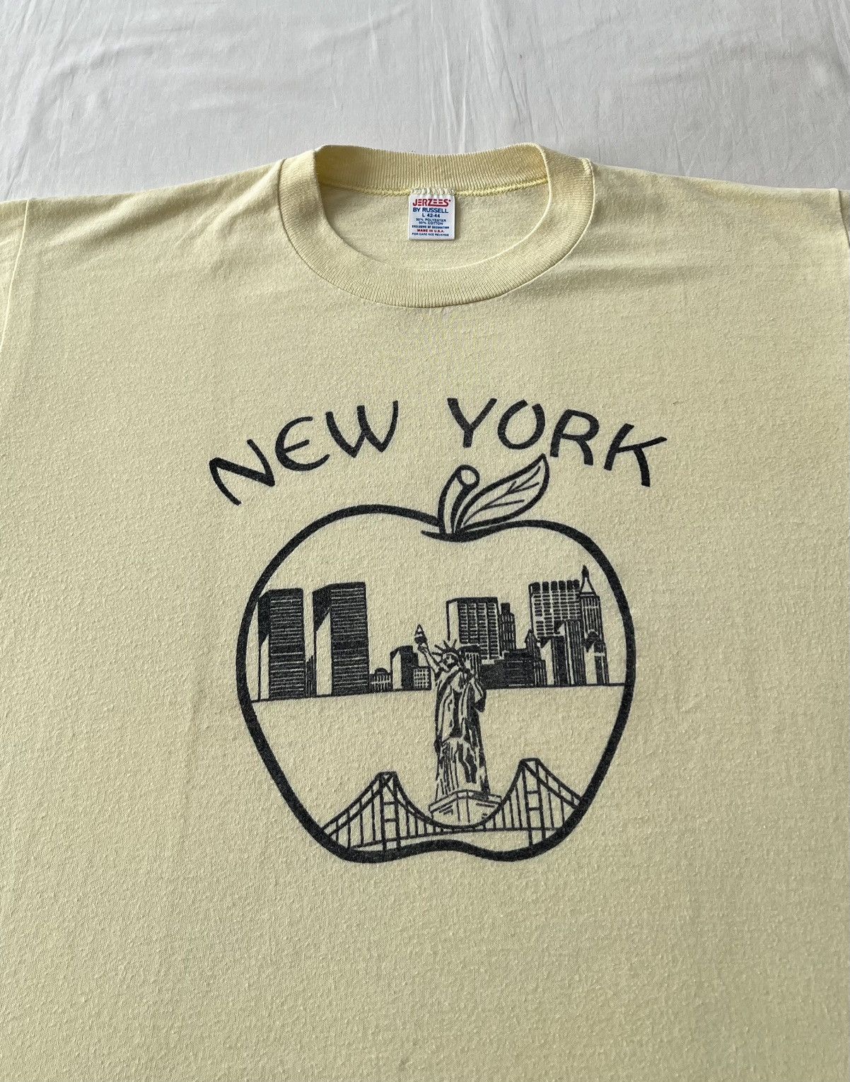 Vintage Vintage 80s New York City USA 50/50 Yellow T-shirt Size US L / EU 52-54 / 3 - 3 Thumbnail