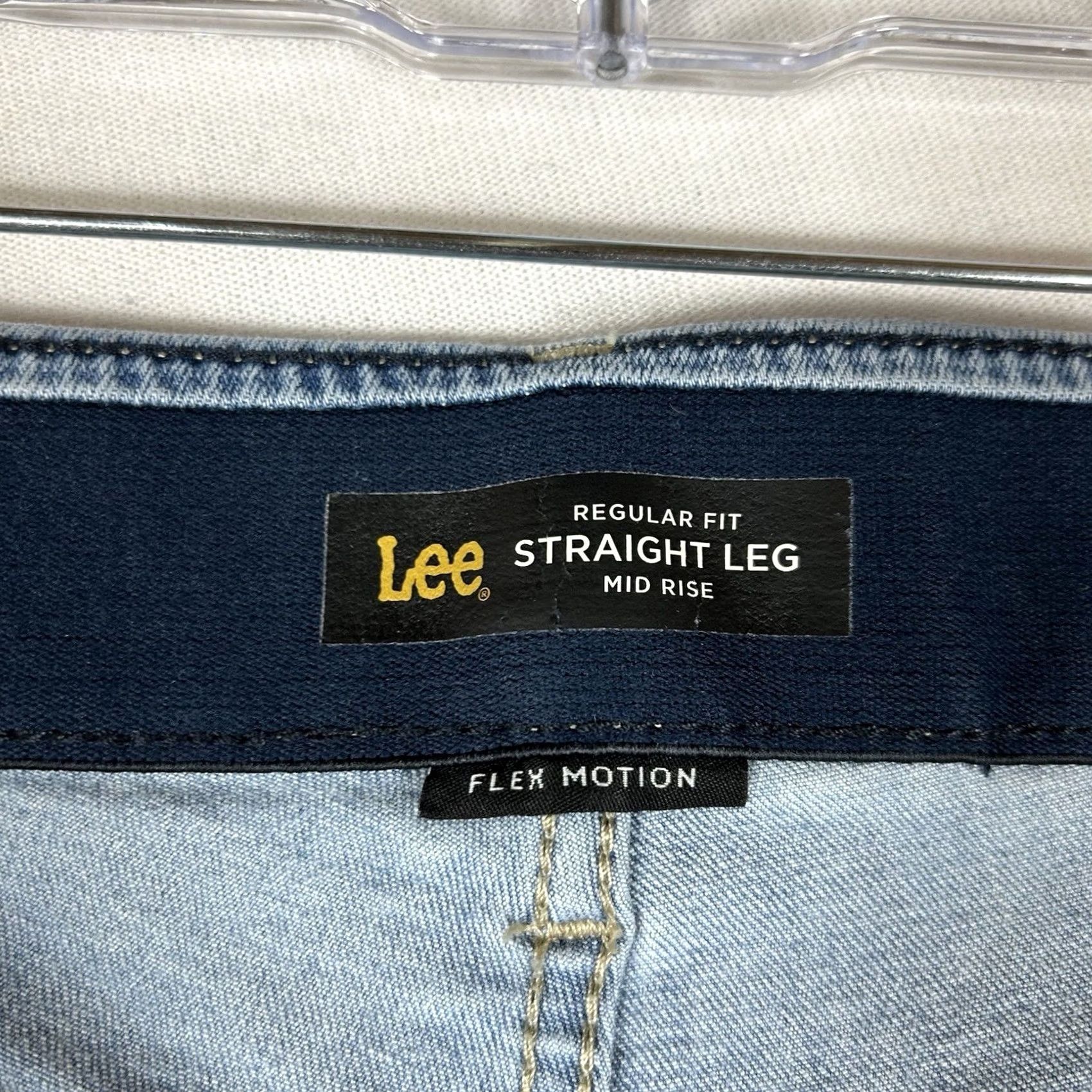 Lee Lee Regular Fit Straight Leg Mid Rise Jeans Womens 30x32 Blue Denim Slim Straight Women's Jeans Regular Rise 30 32 Blue Denim Lee Classic Fit Size 30" / US 8 / IT 44 - 6 Thumbnail