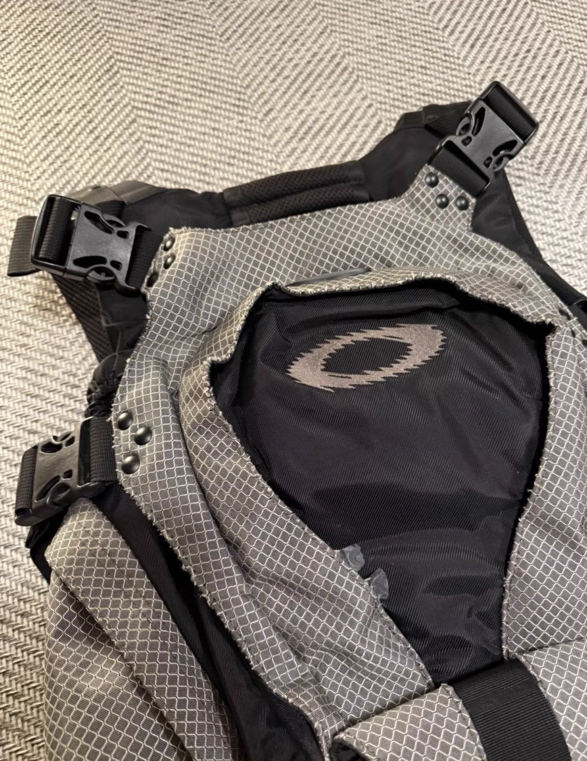 Oakley Black Mesh Backpack with Adjustable Straps Size ONE SIZE - 2 Thumbnail