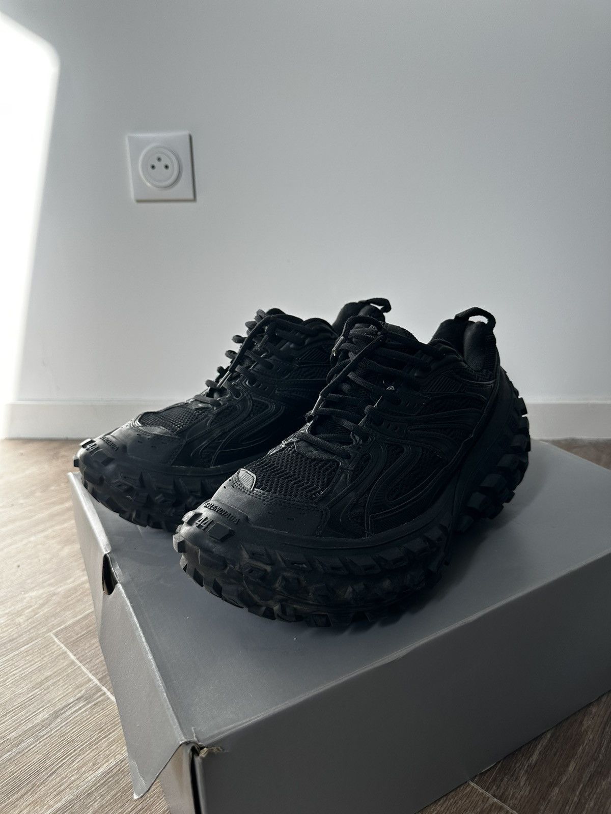 Balenciaga Balenciaga defender sneaker Size US 11 / EU 44 - 12 Thumbnail