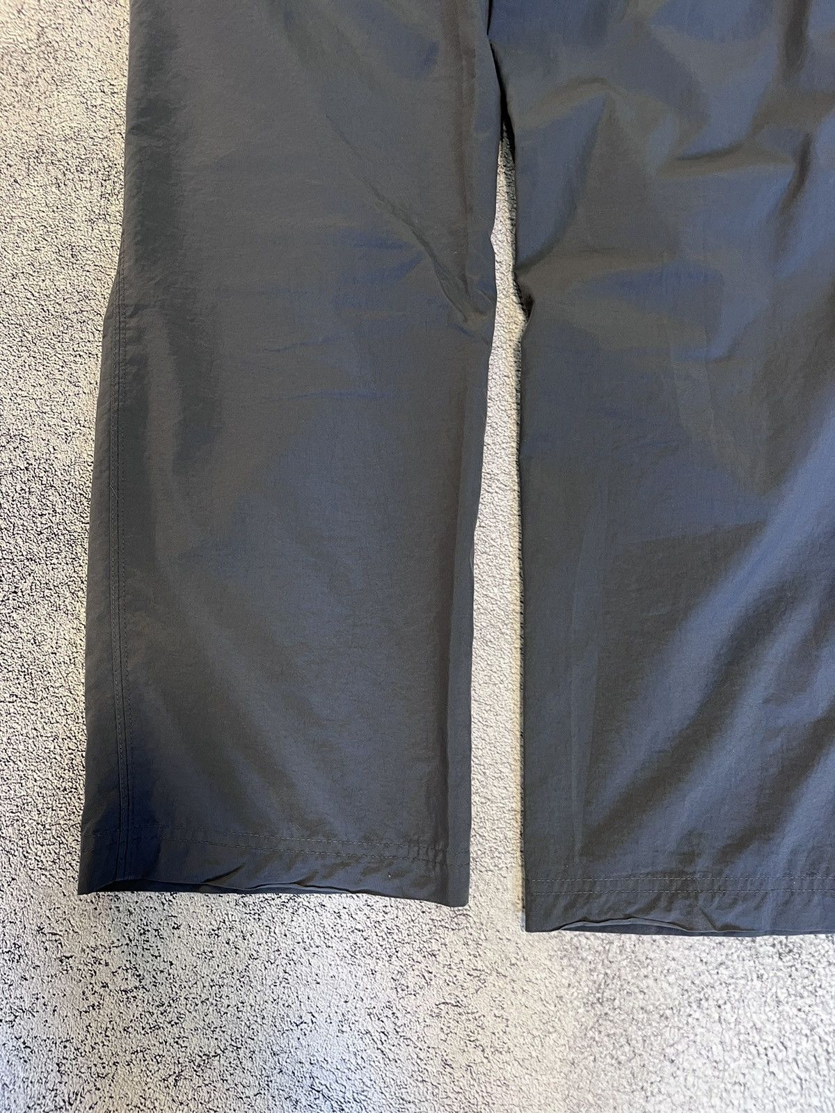 Nike ACG NIKE ACG Mens Pants Vintage Cargo Polyester Made In India Size US 32 / EU 48 - 8 Thumbnail