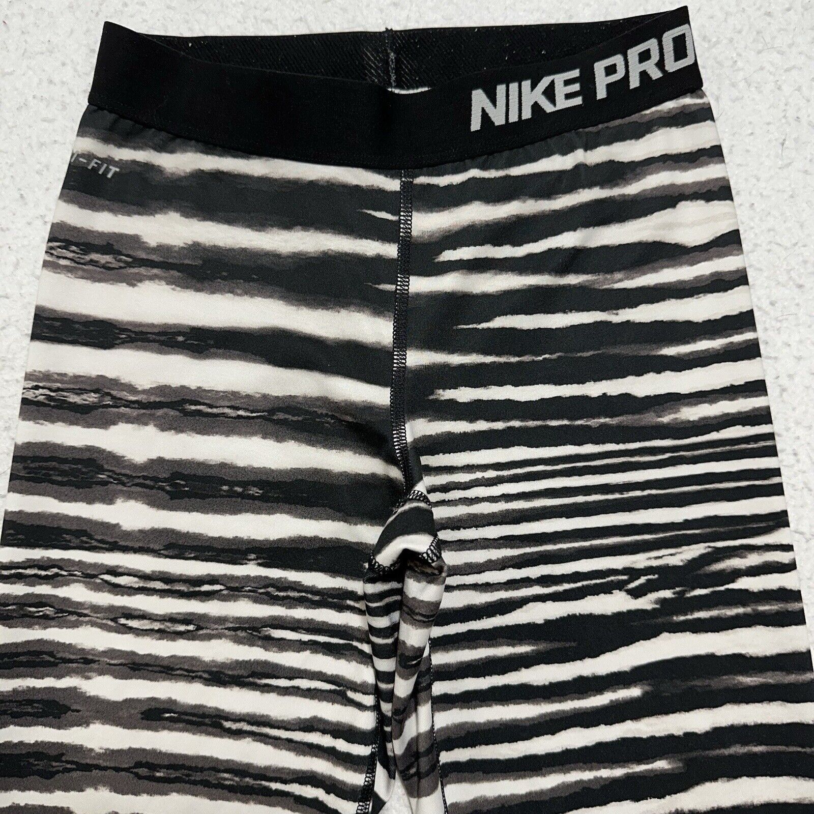 Nike Nike Pro Small Capri Length Compression Athletic Leggings Size 28" / US 6 / IT 42 - 2 Thumbnail