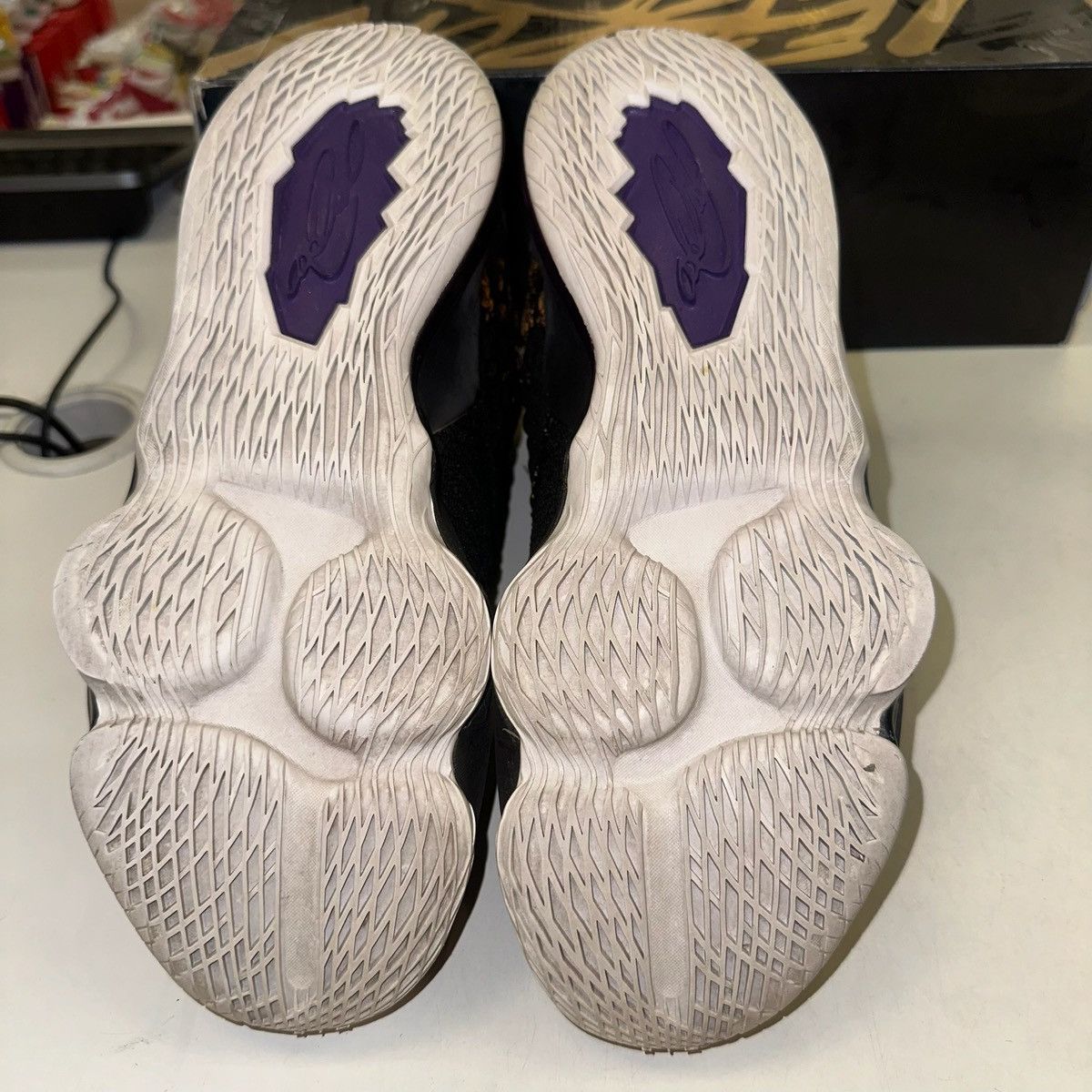Nike Size 10.5 - Nike LeBron 17 Lakers - BQ3177-004 Size US 10.5 / EU 43-44 - 5 Thumbnail