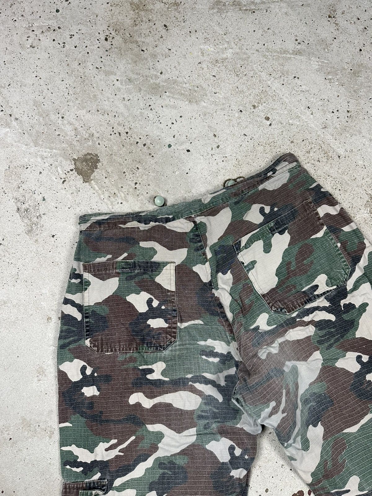 Other Vintage Y2K Washed Camo Distressed Baggy Cargo Pants Size US 30 / EU 46 - 18 Thumbnail